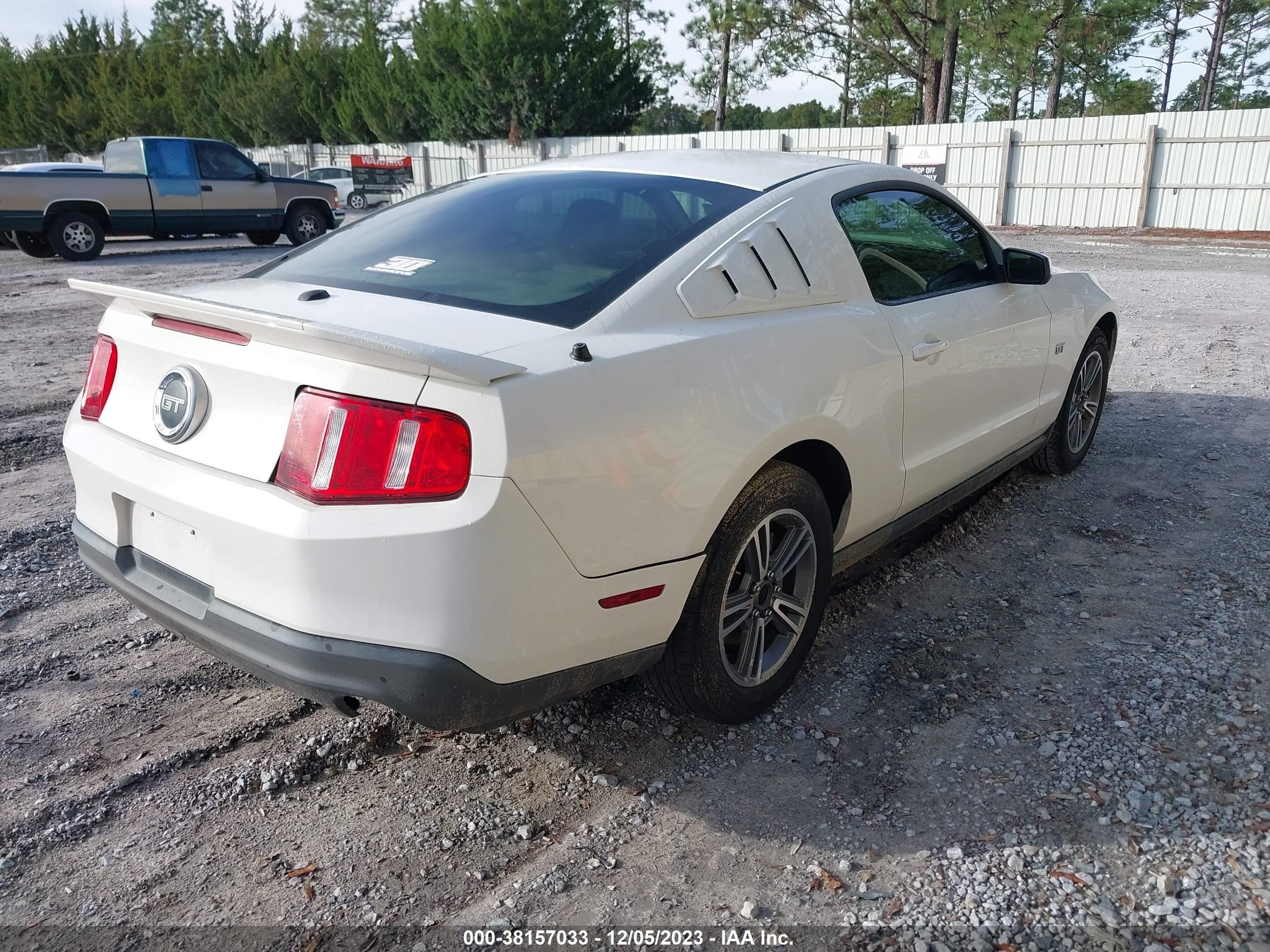 Photo 3 VIN: 1ZVBP8CH0A5149045 - FORD MUSTANG 