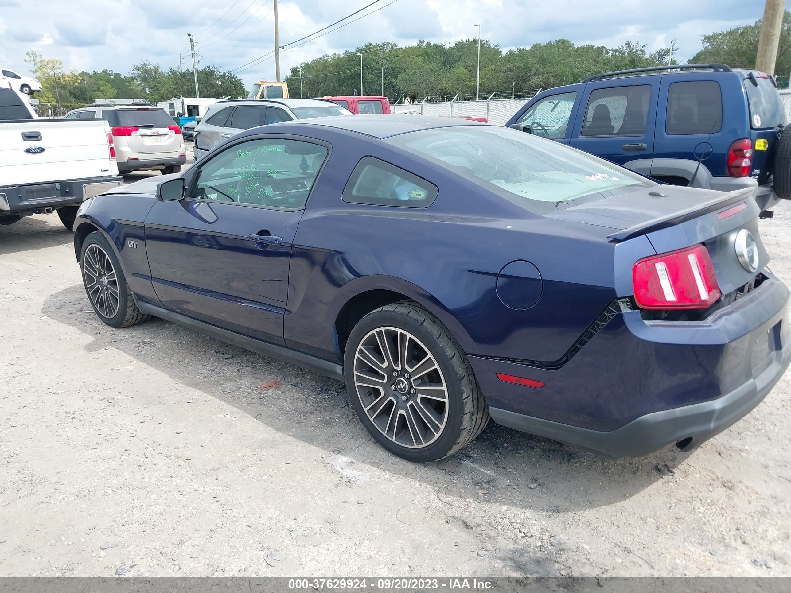 Photo 2 VIN: 1ZVBP8CH3A5177289 - FORD MUSTANG 