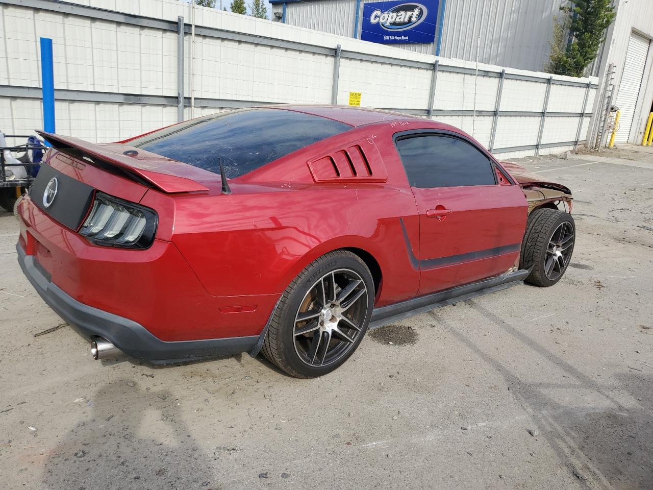 Photo 2 VIN: 1ZVBP8CH8A5147401 - FORD MUSTANG 