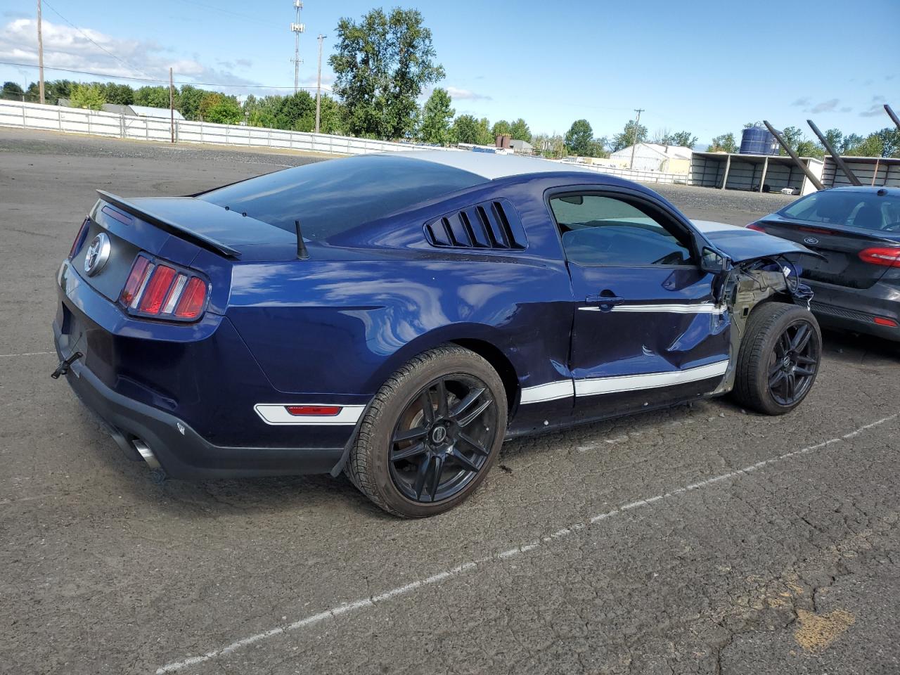 Photo 2 VIN: 1ZVBP8CU5C5275787 - FORD MUSTANG 