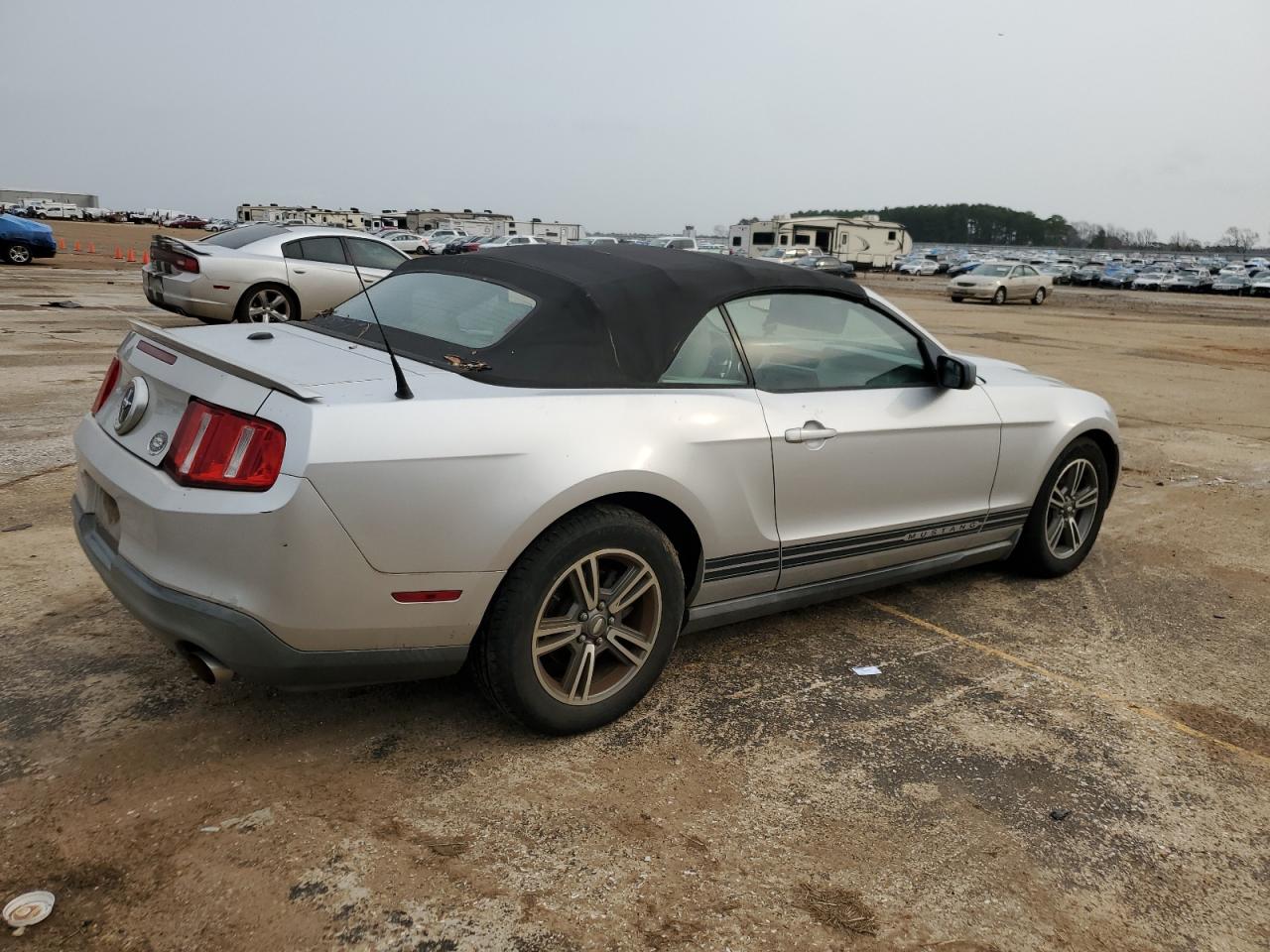 Photo 2 VIN: 1ZVBP8EM1B5112386 - FORD MUSTANG 