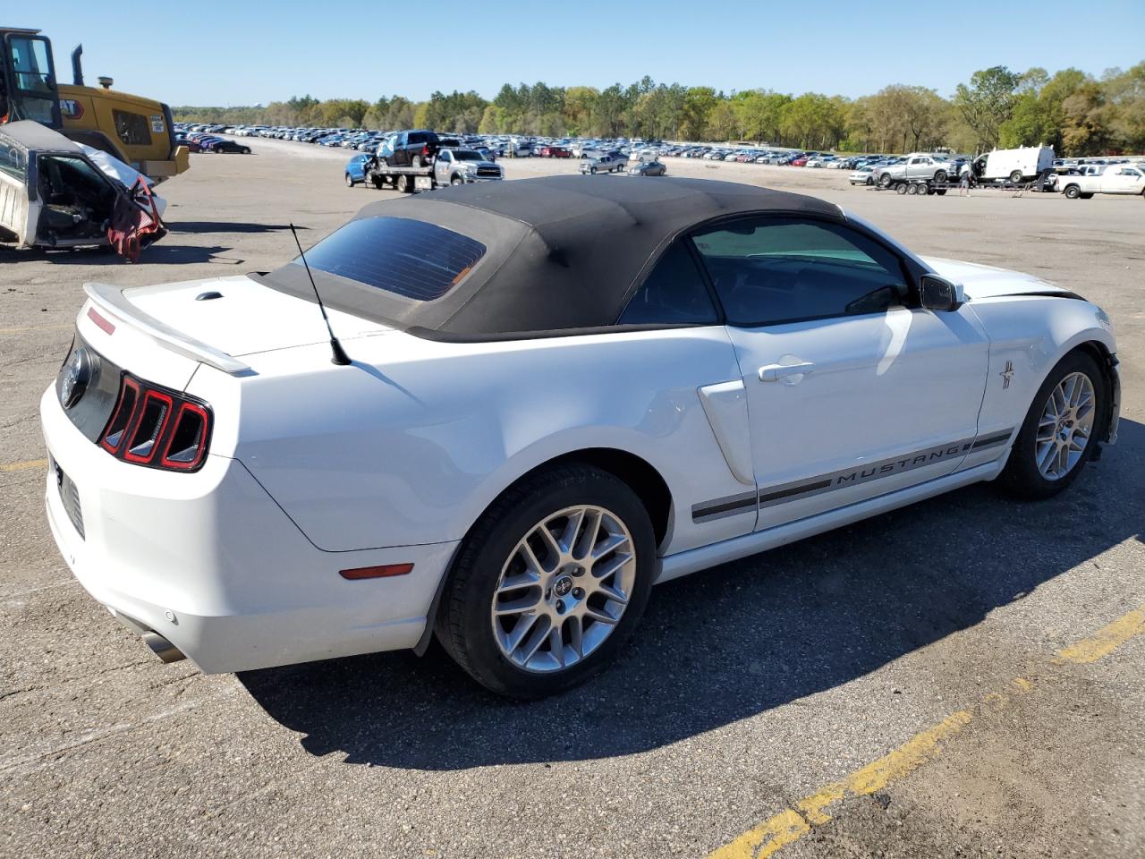 Photo 2 VIN: 1ZVBP8EM3E5246594 - FORD MUSTANG 