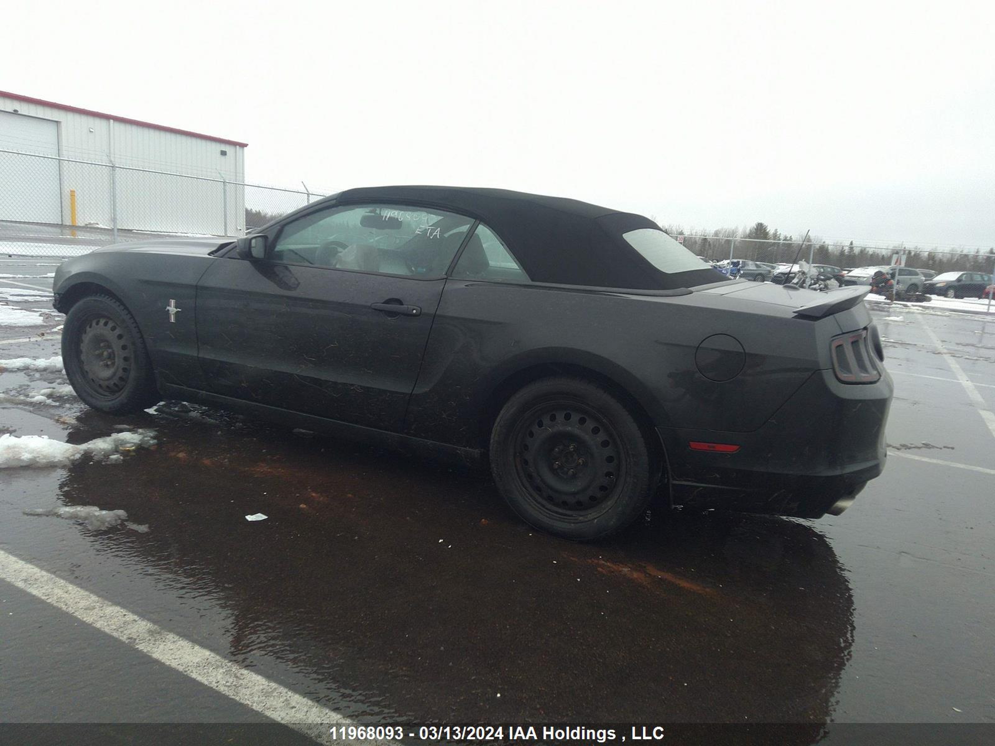 Photo 2 VIN: 1ZVBP8EM3E5307930 - FORD MUSTANG 