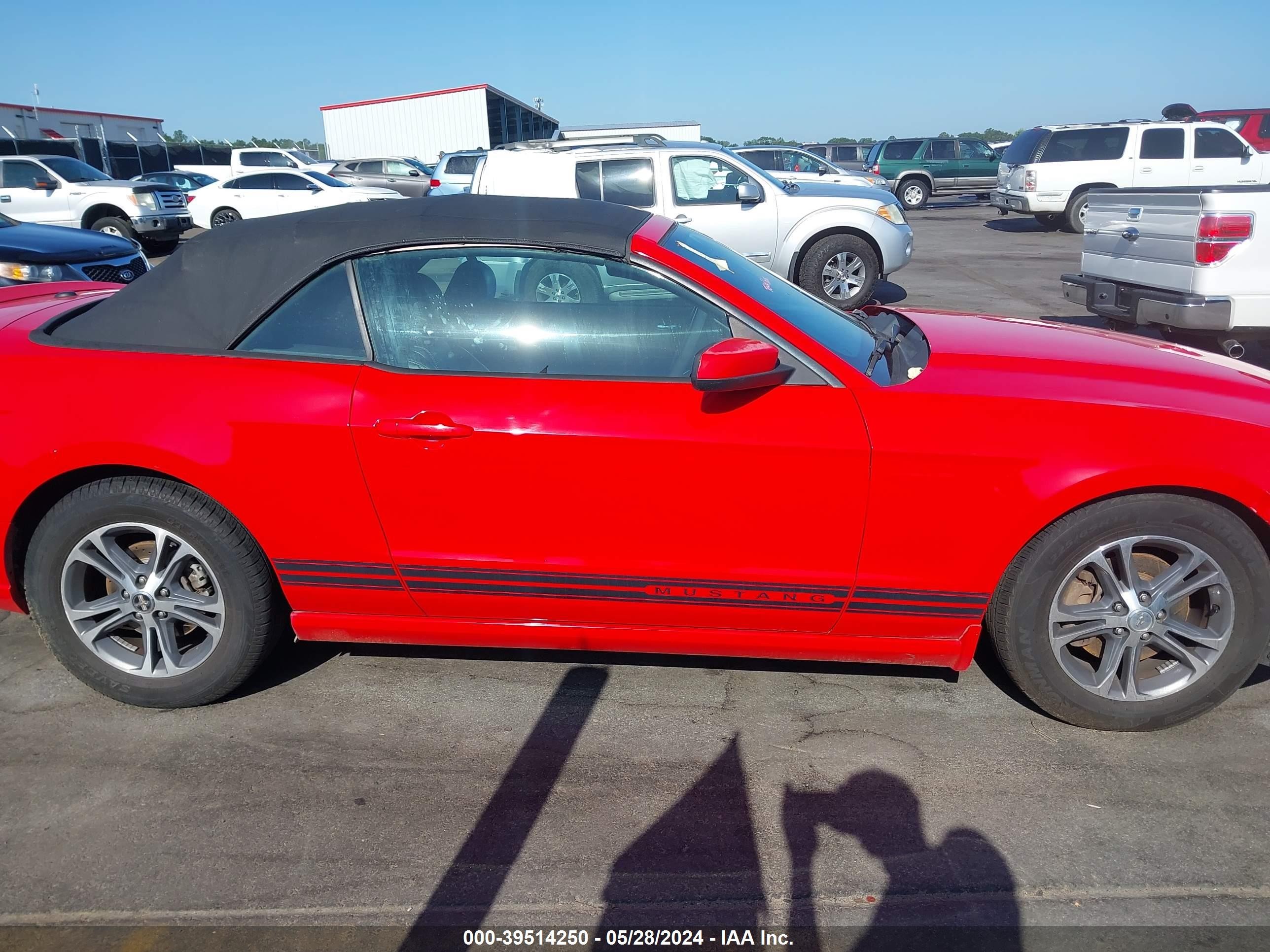 Photo 12 VIN: 1ZVBP8EM3E5311136 - FORD MUSTANG 