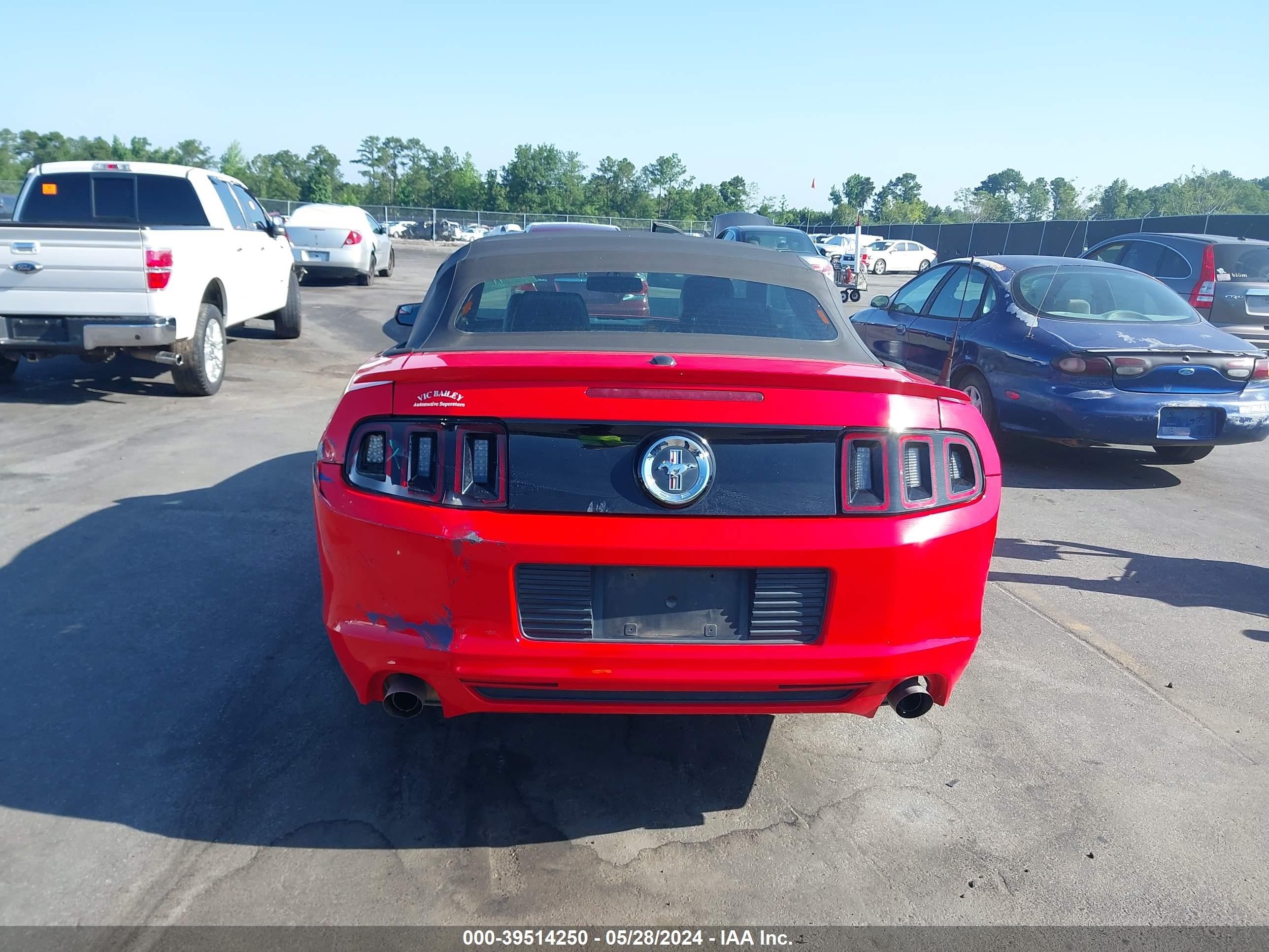 Photo 15 VIN: 1ZVBP8EM3E5311136 - FORD MUSTANG 