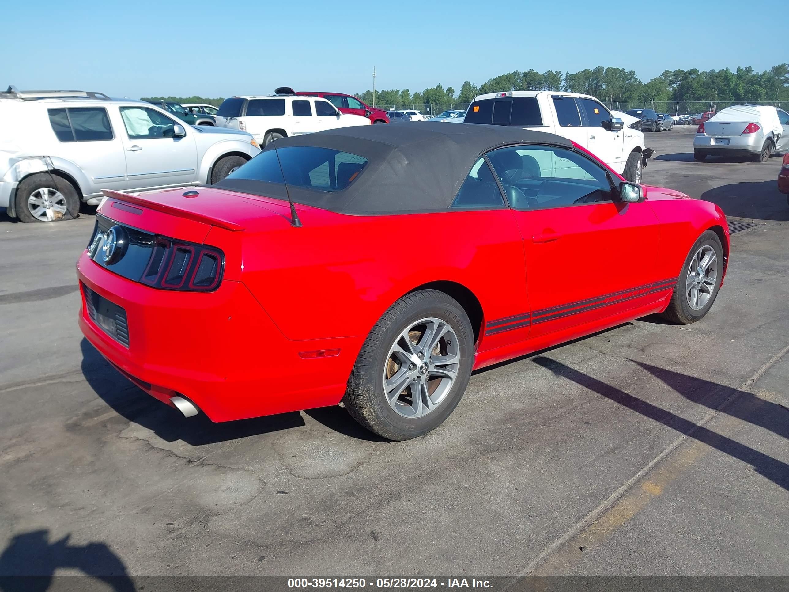 Photo 3 VIN: 1ZVBP8EM3E5311136 - FORD MUSTANG 