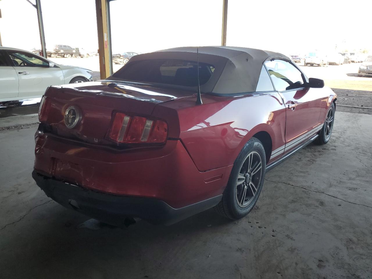 Photo 2 VIN: 1ZVBP8EM4C5283022 - FORD MUSTANG 