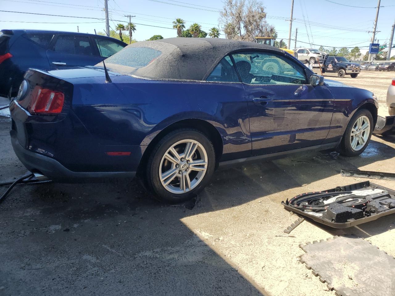 Photo 2 VIN: 1ZVBP8EN3A5172208 - FORD MUSTANG 