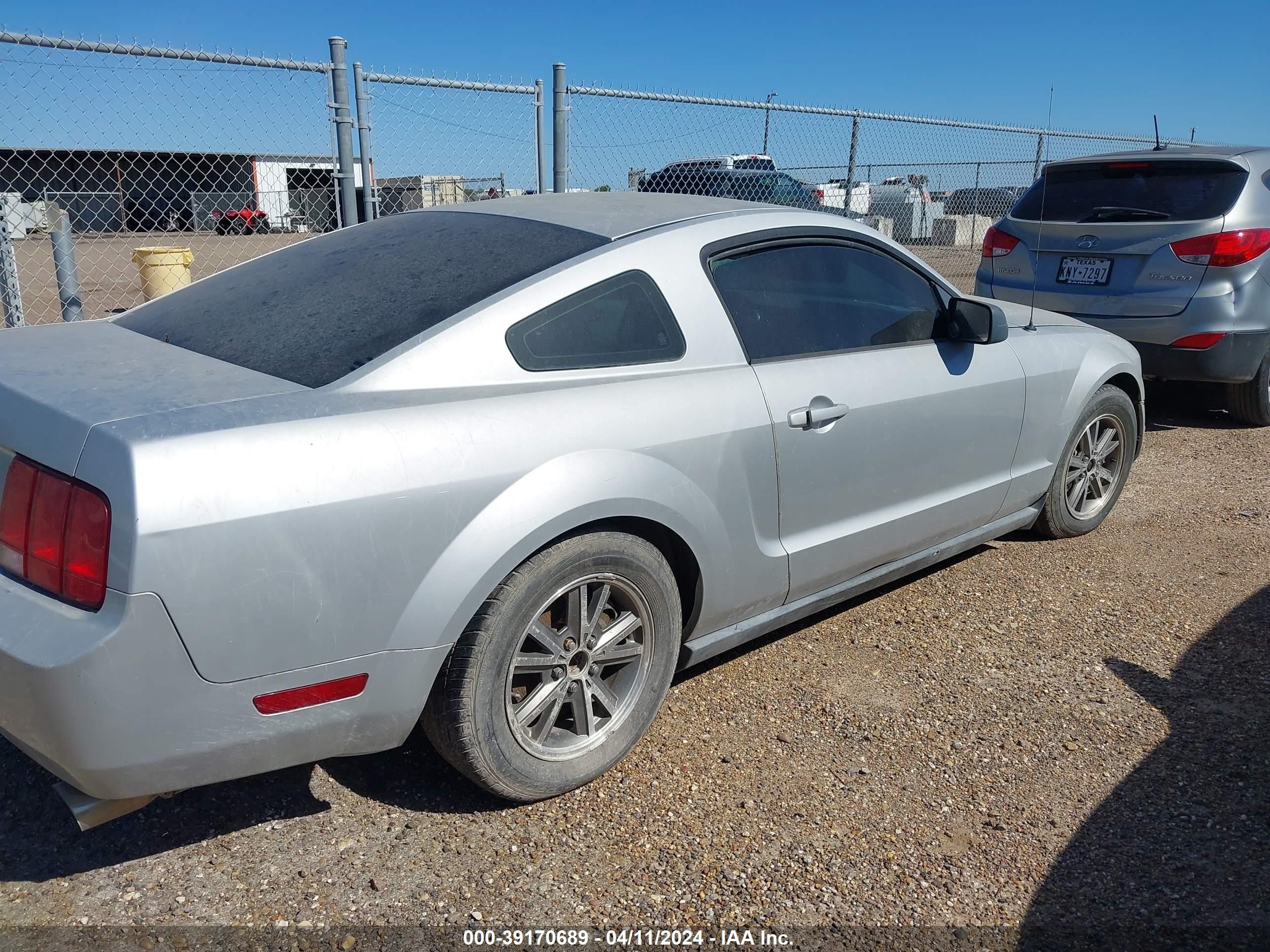 Photo 3 VIN: 1ZVFT80N055120920 - FORD MUSTANG 