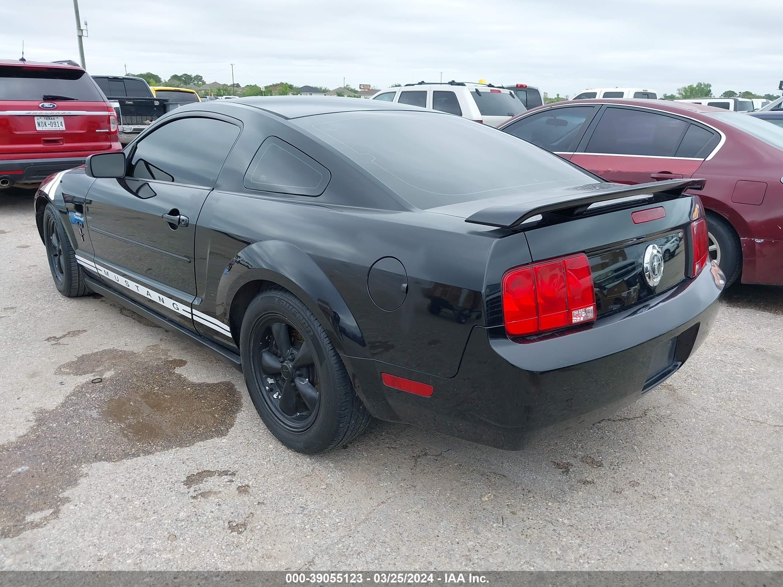 Photo 2 VIN: 1ZVFT80N055123459 - FORD MUSTANG 