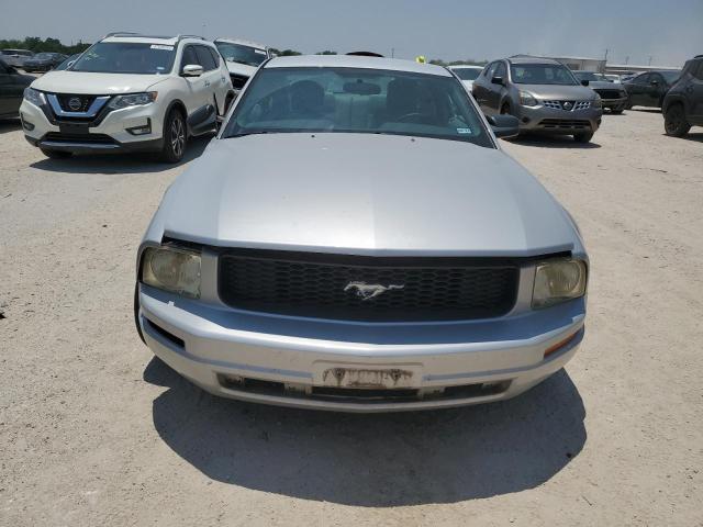 Photo 4 VIN: 1ZVFT80N055225473 - FORD MUSTANG 