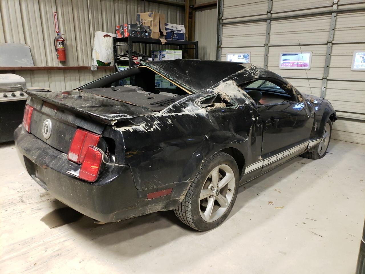 Photo 2 VIN: 1ZVFT80N075270688 - FORD MUSTANG 