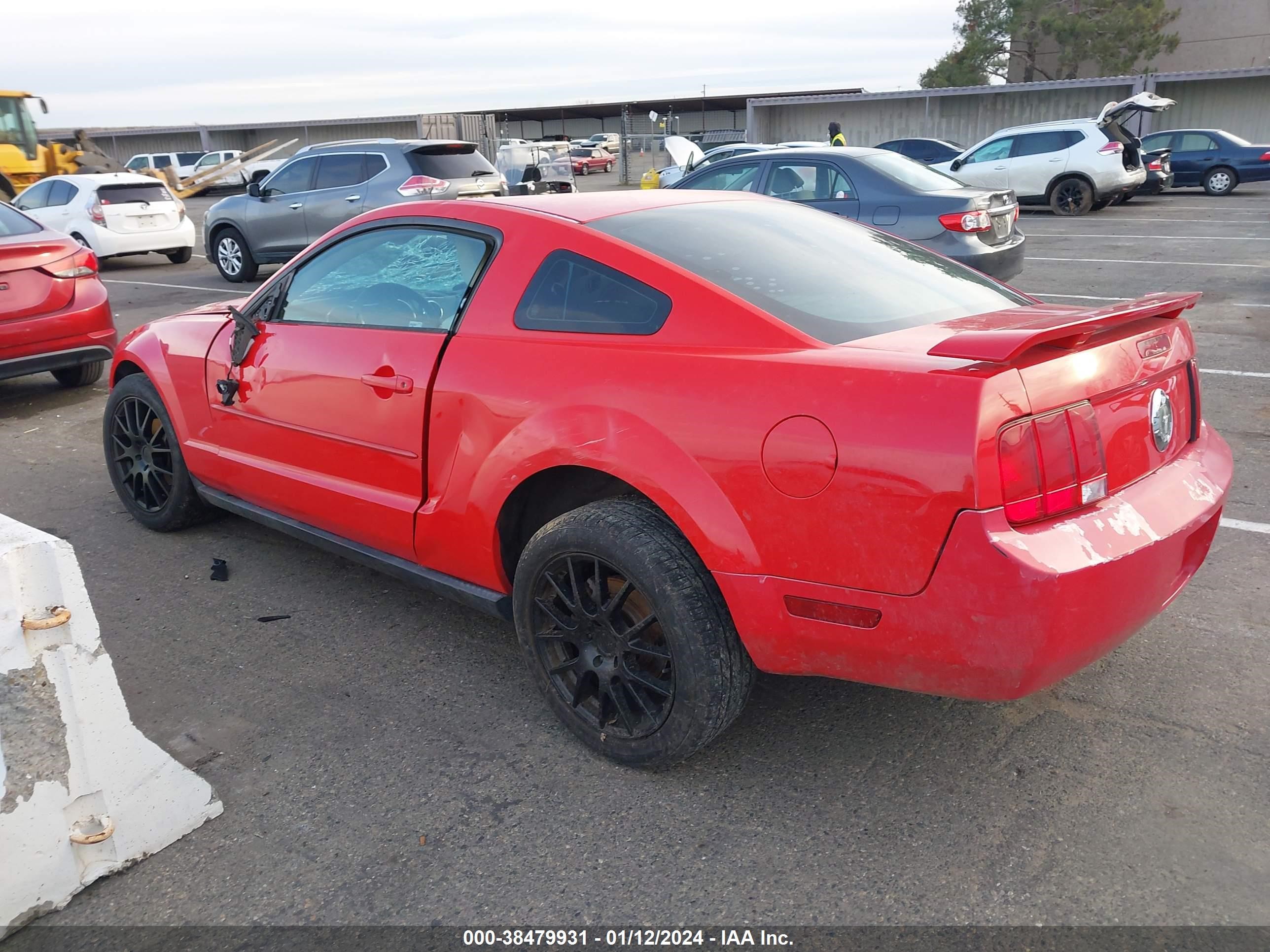 Photo 2 VIN: 1ZVFT80N155115130 - FORD MUSTANG 