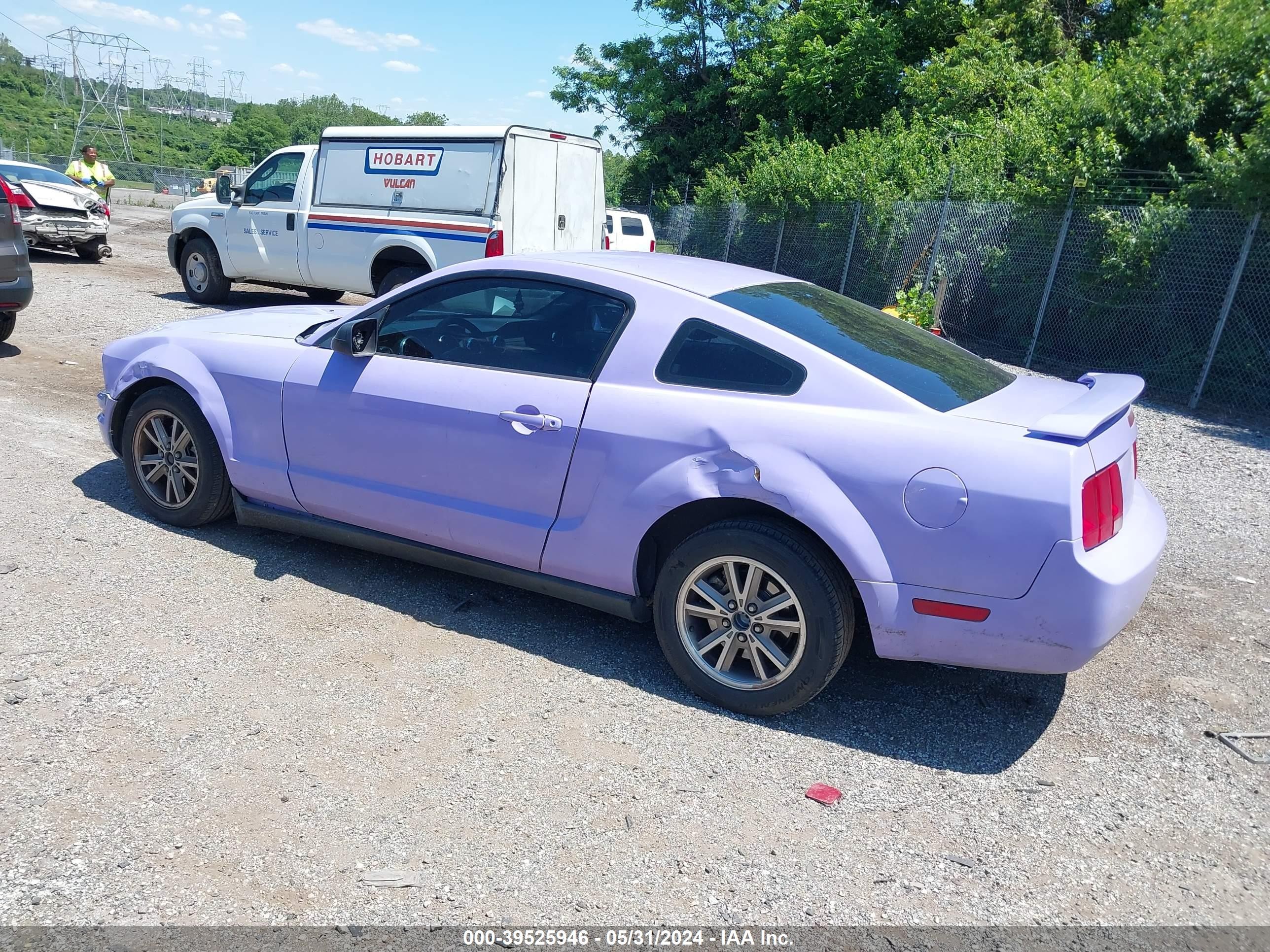 Photo 2 VIN: 1ZVFT80N155124118 - FORD MUSTANG 