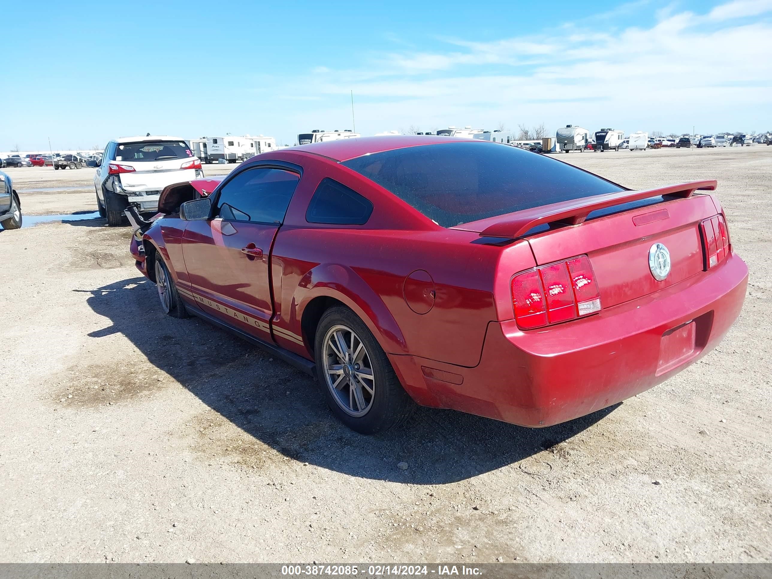 Photo 2 VIN: 1ZVFT80N155162030 - FORD MUSTANG 