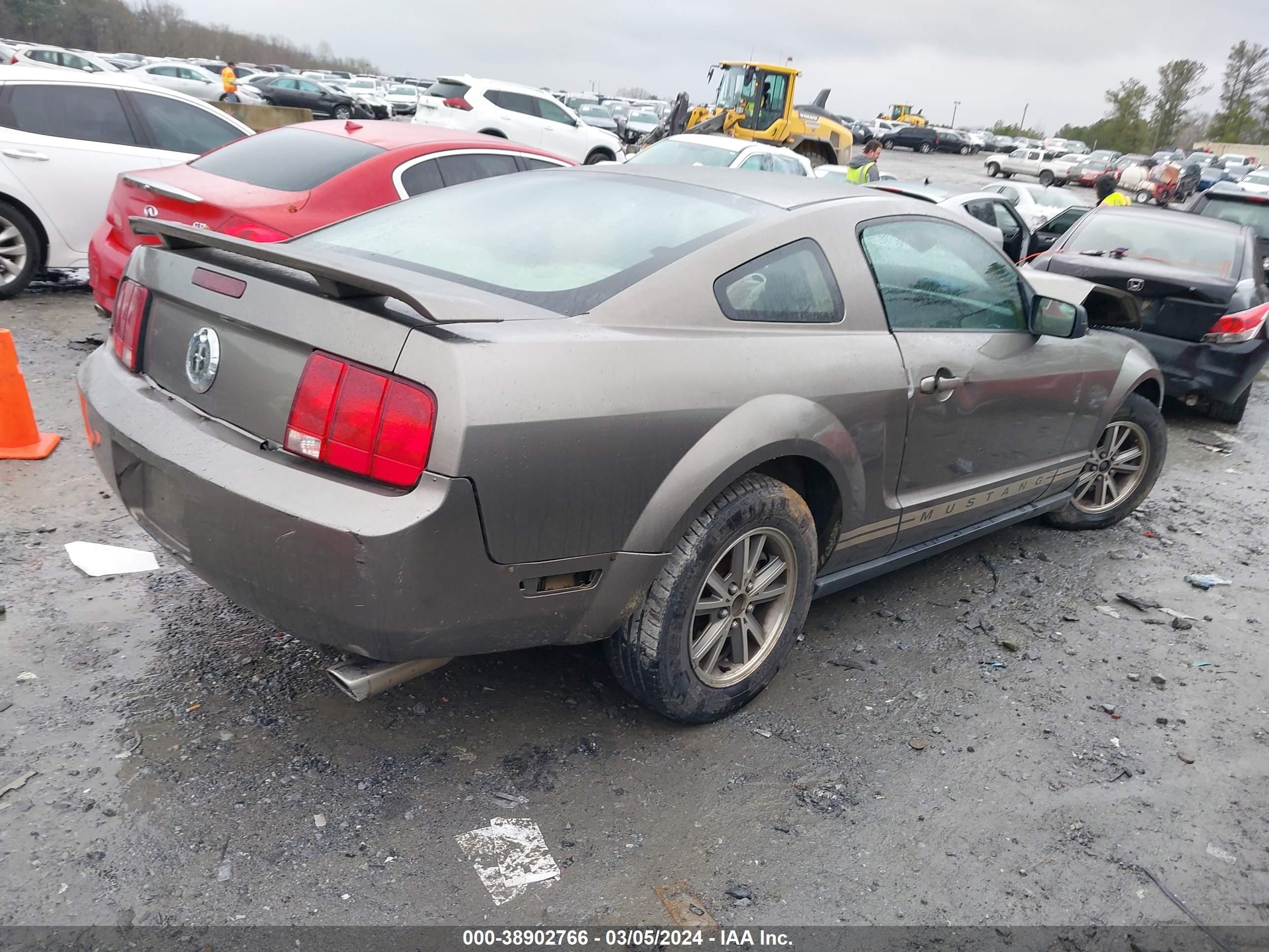 Photo 3 VIN: 1ZVFT80N155192337 - FORD MUSTANG 