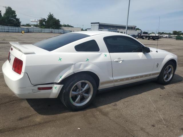 Photo 2 VIN: 1ZVFT80N165170243 - FORD MUSTANG 