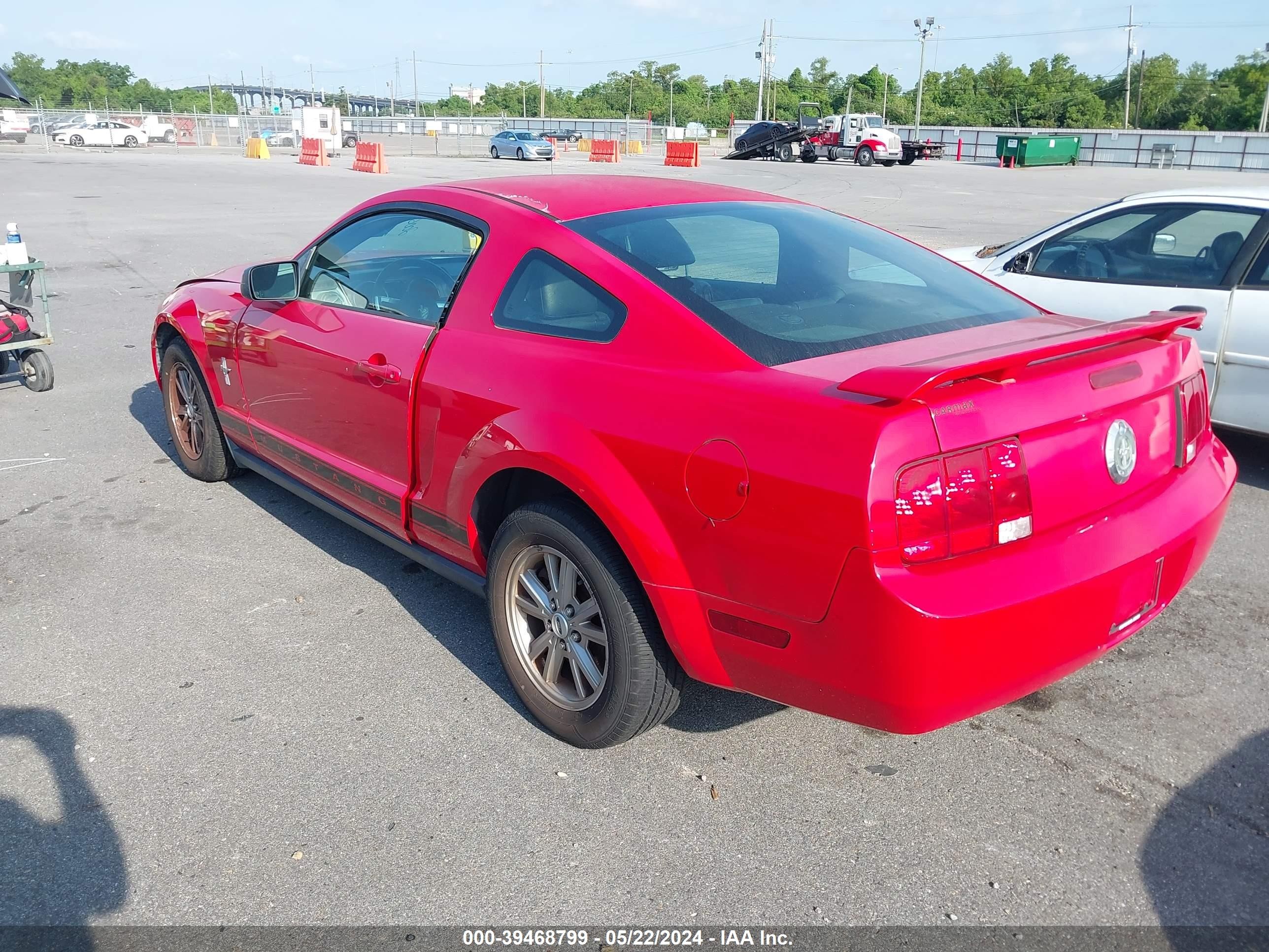 Photo 2 VIN: 1ZVFT80N165185518 - FORD MUSTANG 