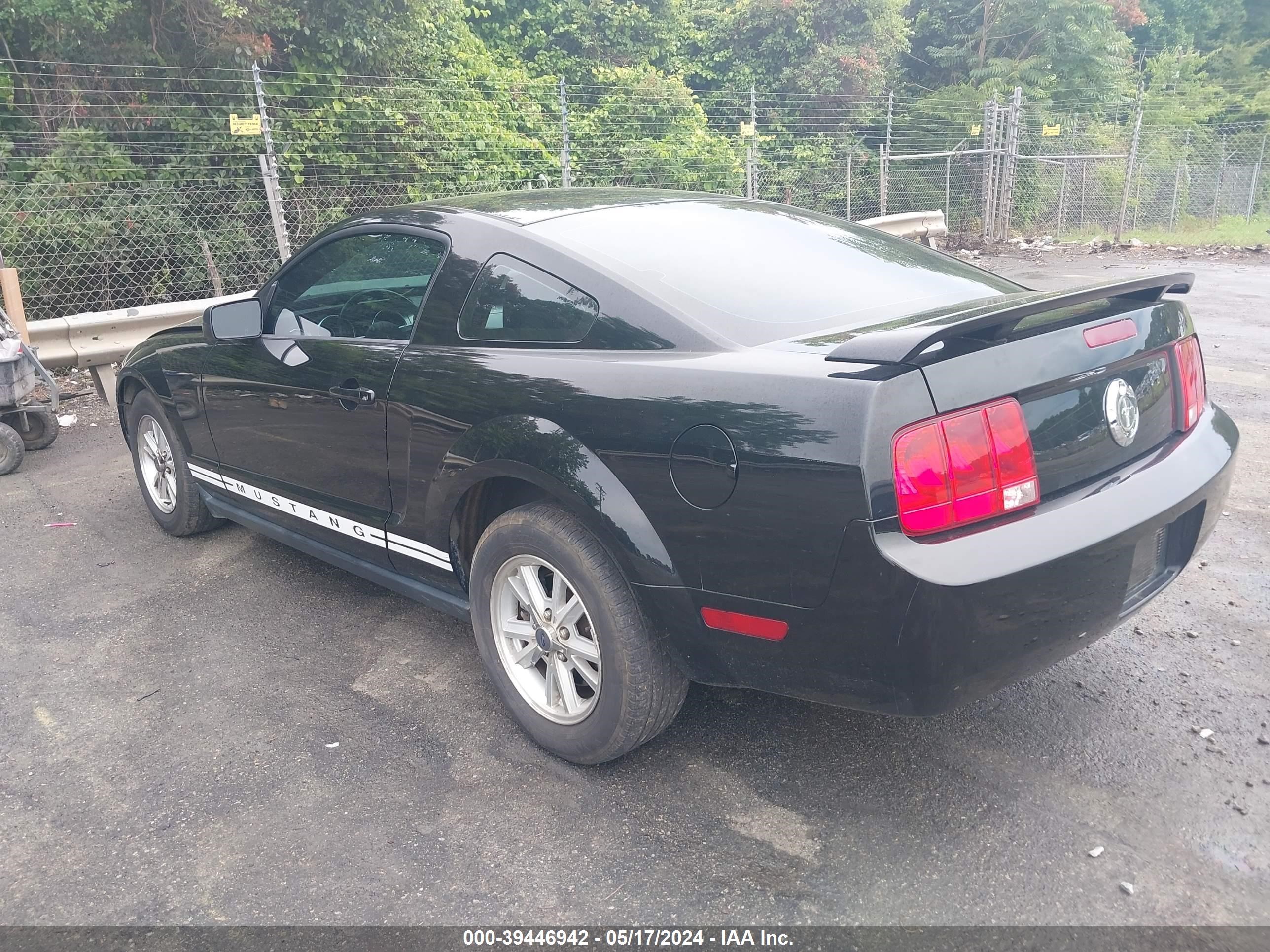 Photo 2 VIN: 1ZVFT80N165187737 - FORD MUSTANG 