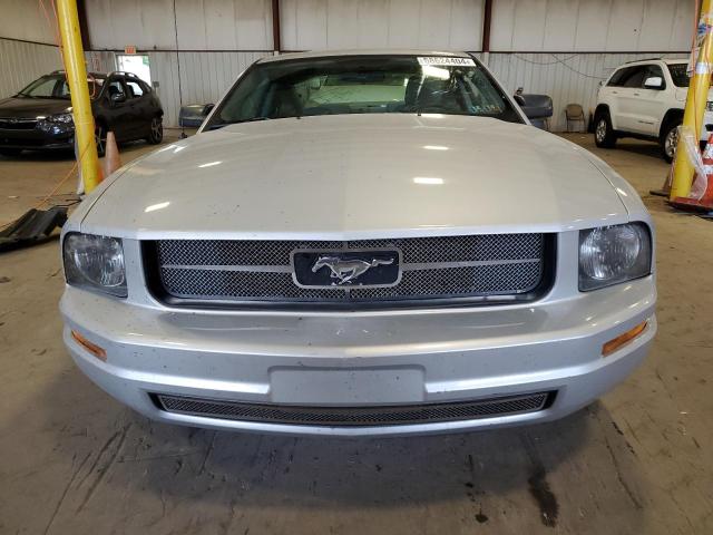 Photo 4 VIN: 1ZVFT80N255140974 - FORD MUSTANG 