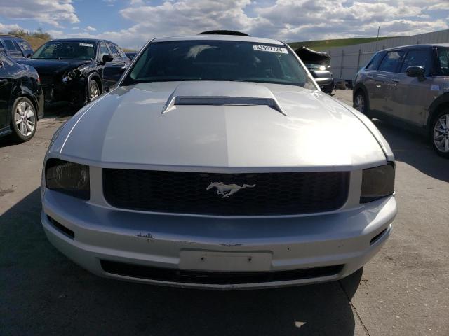 Photo 4 VIN: 1ZVFT80N255209050 - FORD MUSTANG 