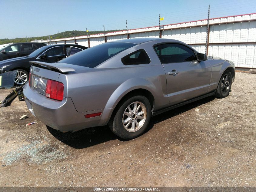 Photo 3 VIN: 1ZVFT80N265158277 - FORD MUSTANG 