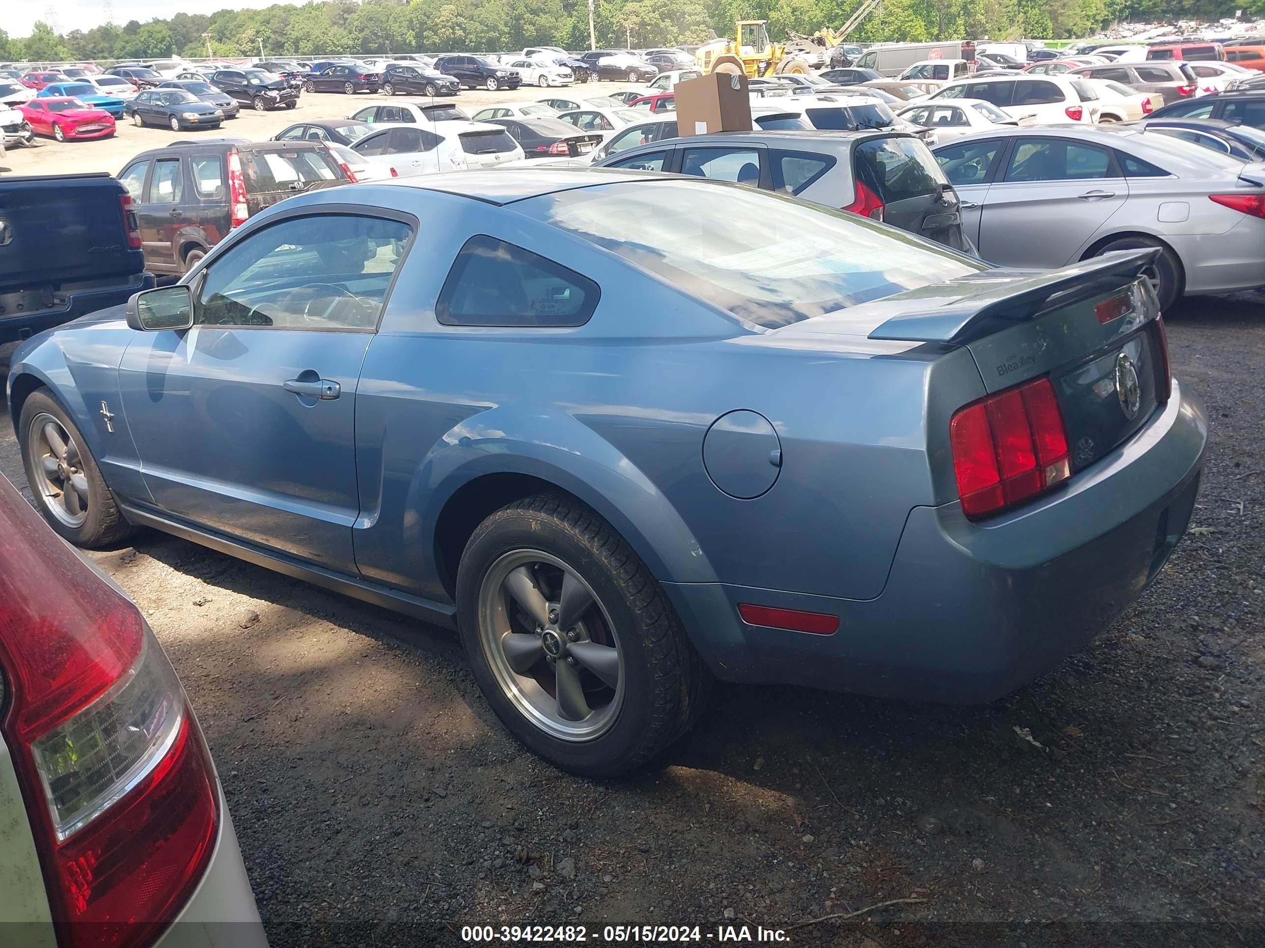 Photo 2 VIN: 1ZVFT80N265258685 - FORD MUSTANG 