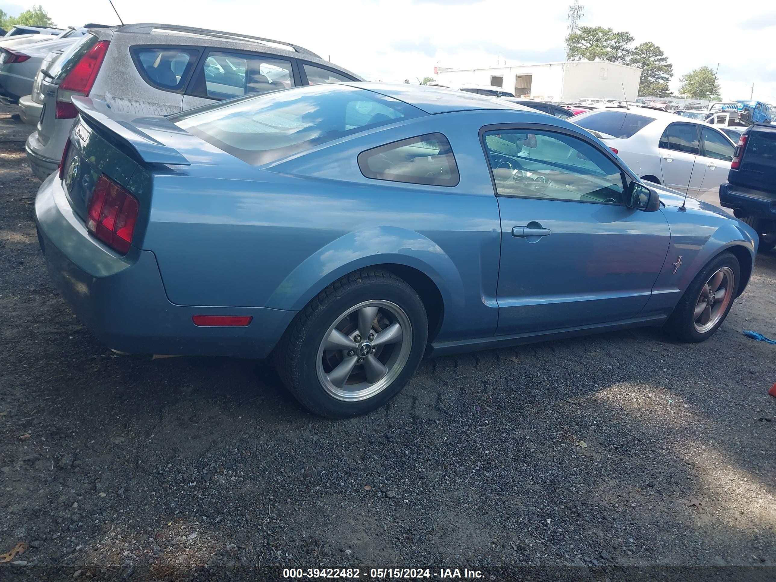 Photo 3 VIN: 1ZVFT80N265258685 - FORD MUSTANG 