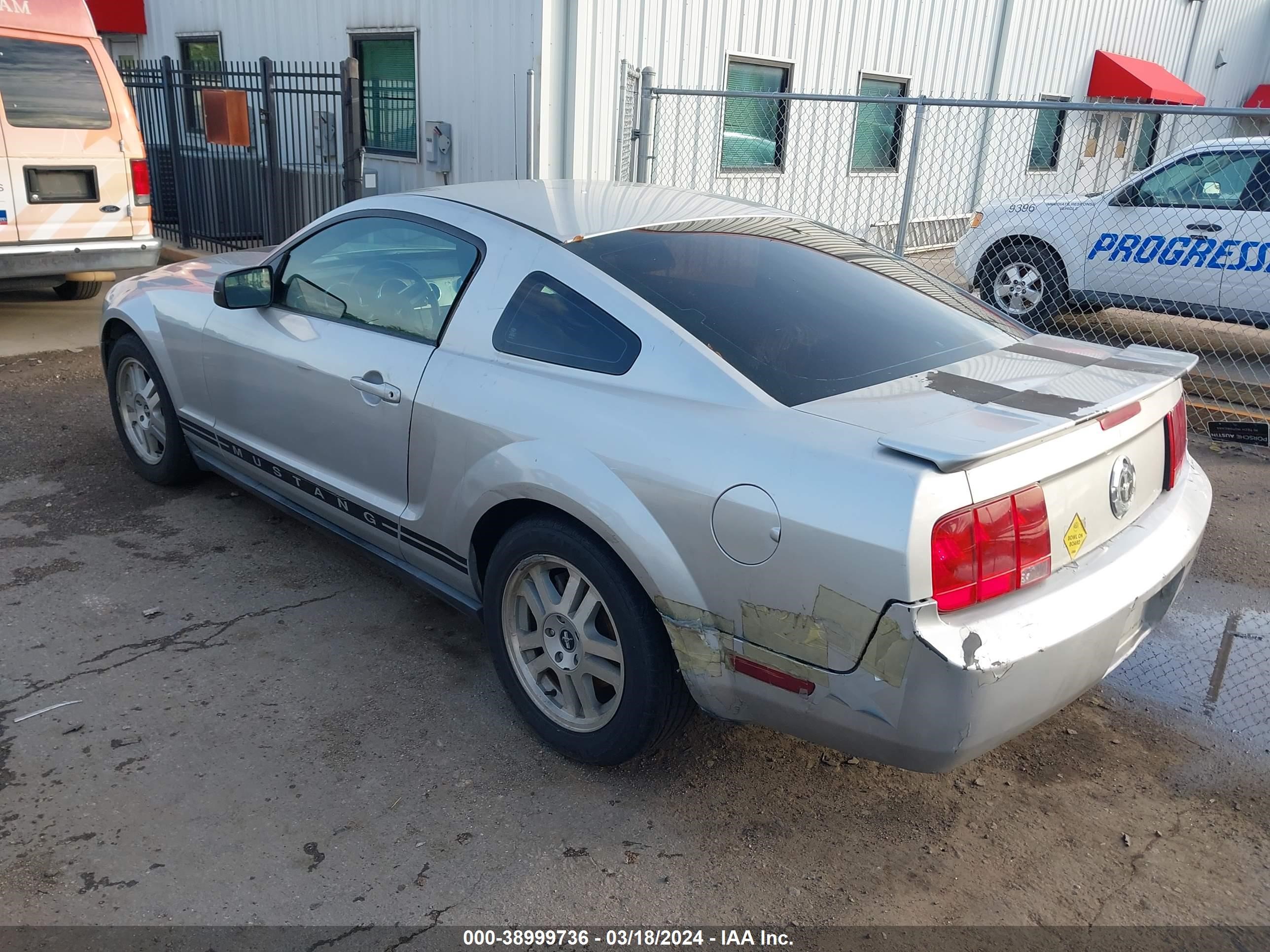 Photo 2 VIN: 1ZVFT80N275331507 - FORD MUSTANG 