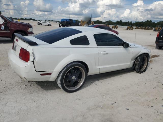 Photo 2 VIN: 1ZVFT80N355141647 - FORD MUSTANG 