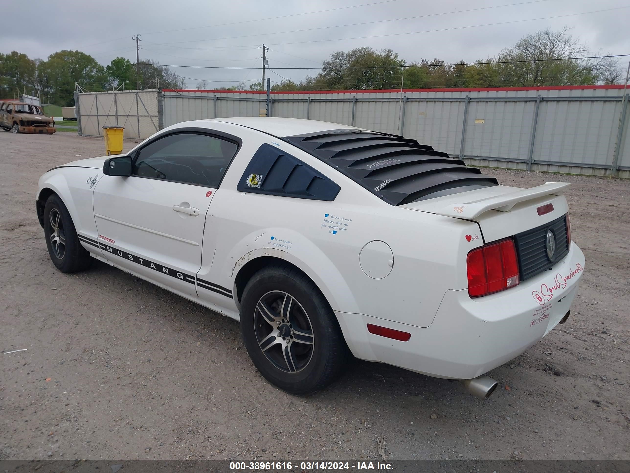 Photo 2 VIN: 1ZVFT80N355147934 - FORD MUSTANG 