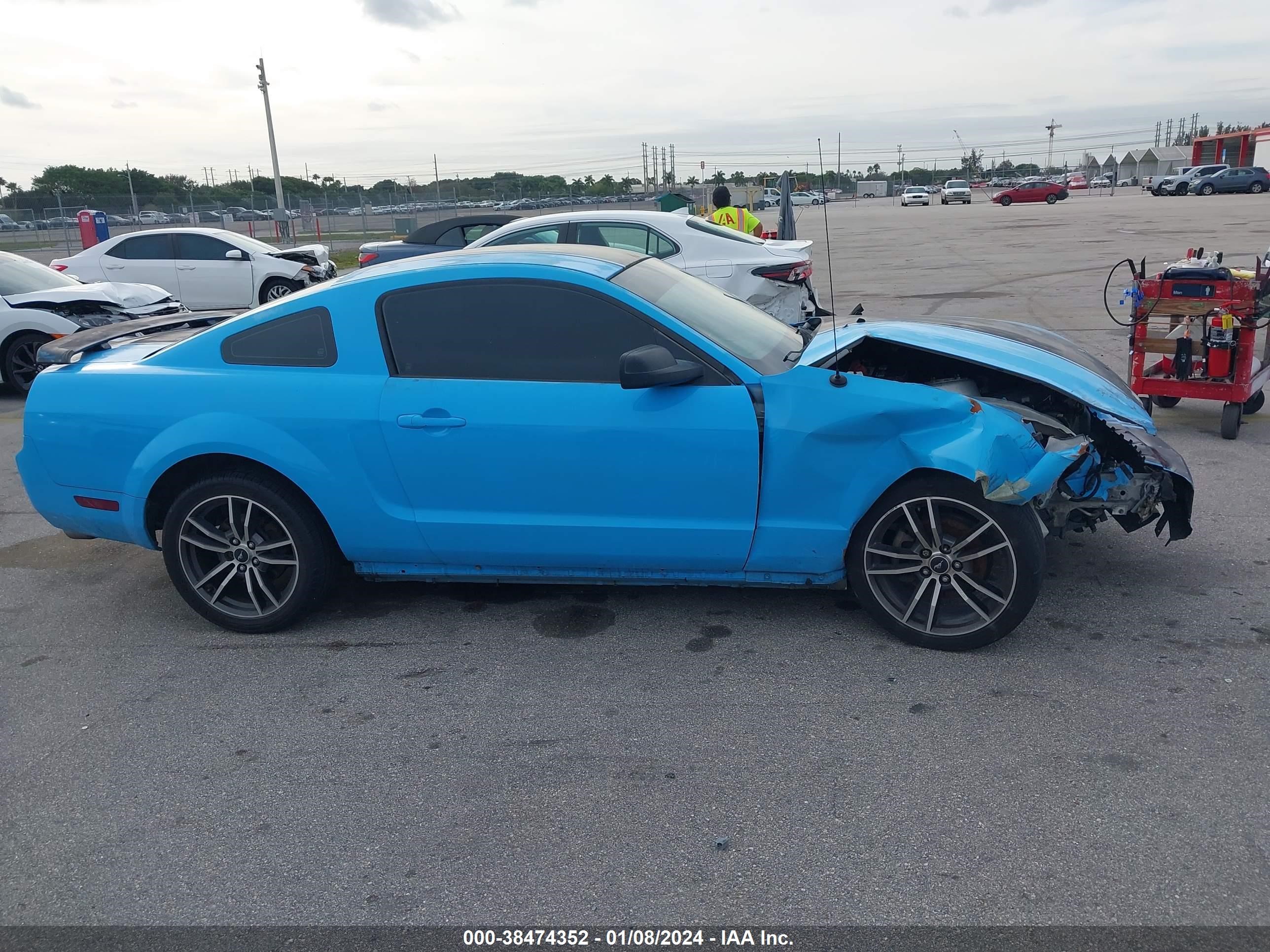 Photo 13 VIN: 1ZVFT80N355166385 - FORD MUSTANG 