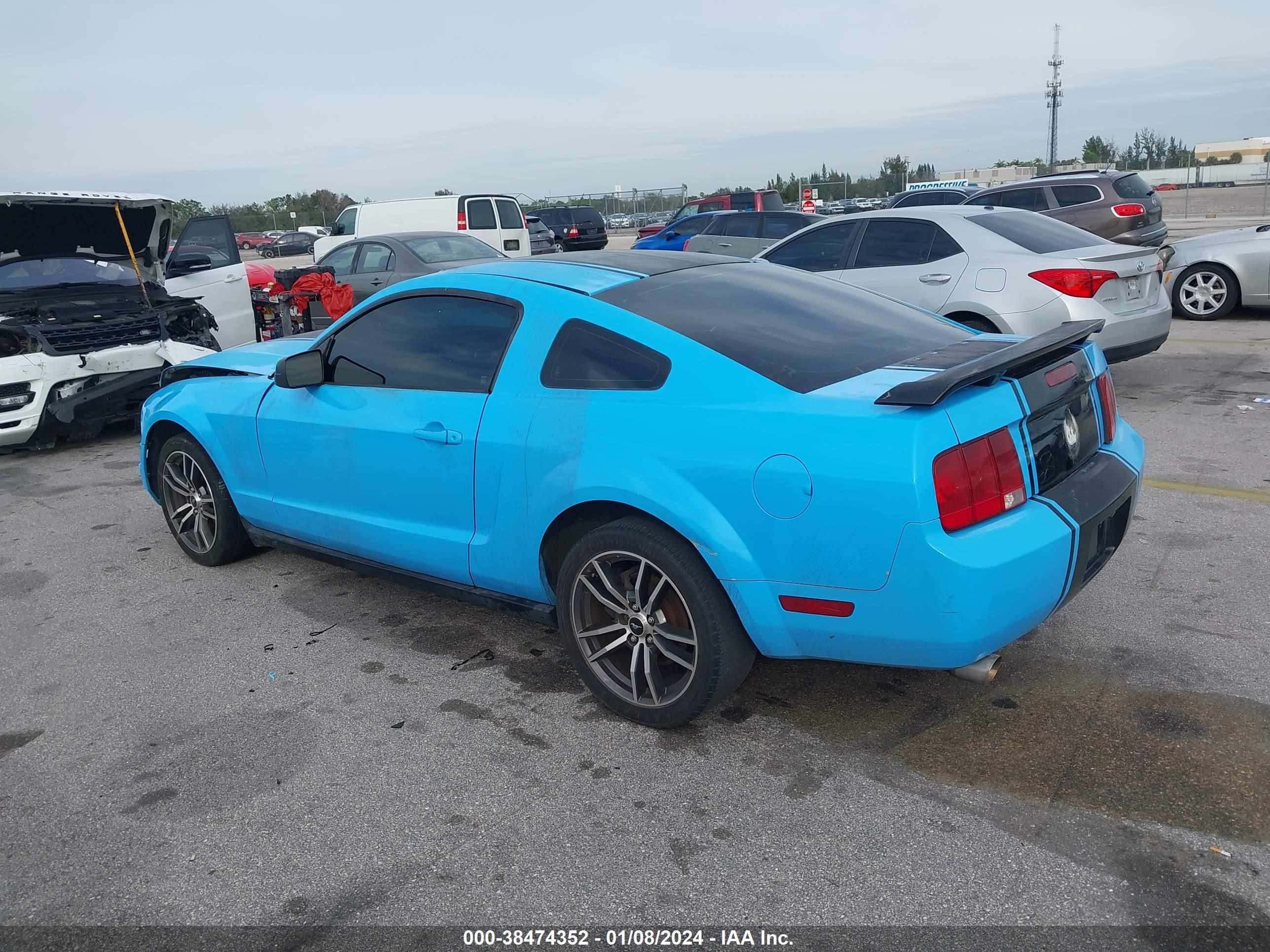 Photo 2 VIN: 1ZVFT80N355166385 - FORD MUSTANG 