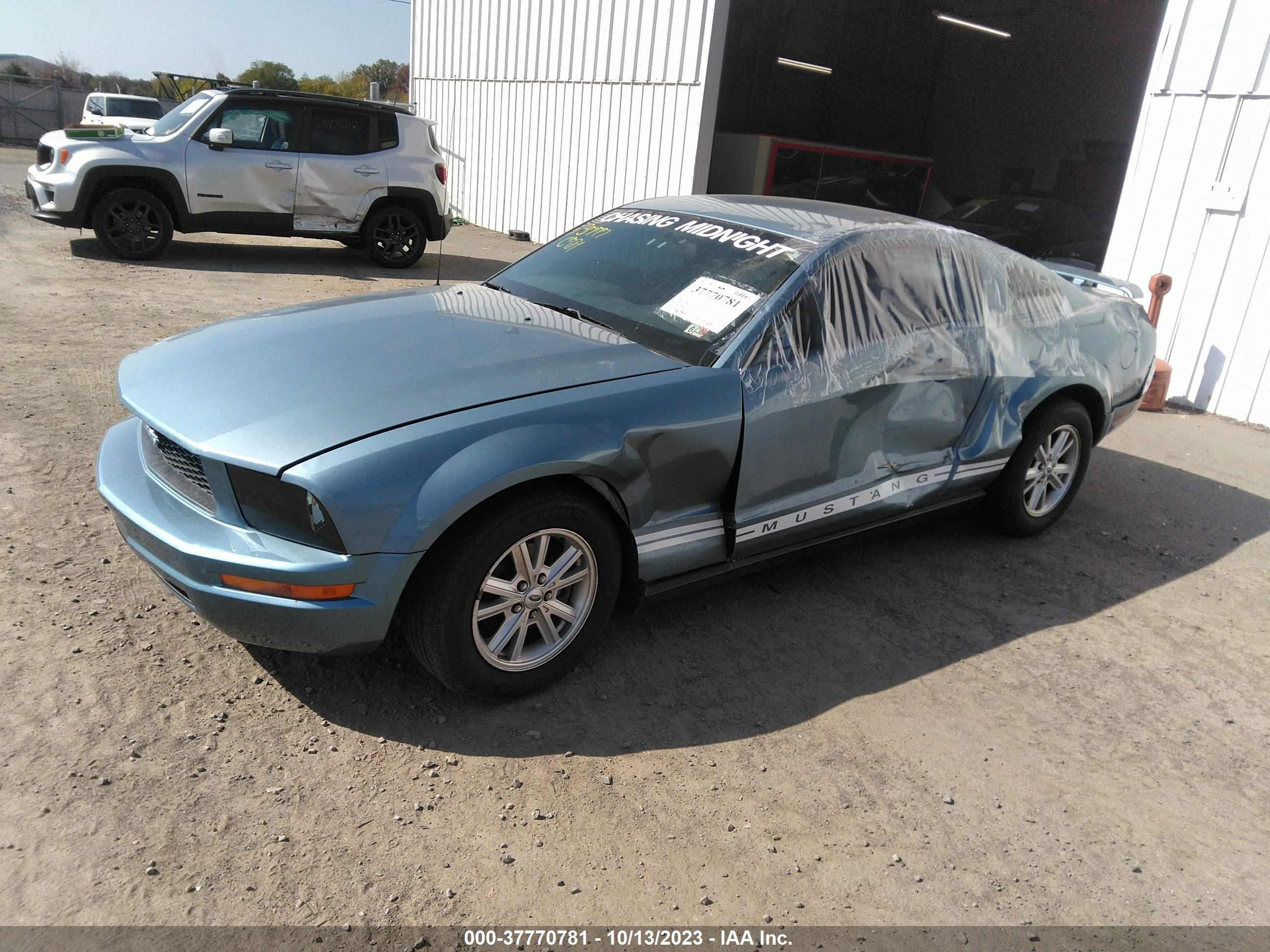 Photo 1 VIN: 1ZVFT80N355234989 - FORD MUSTANG 