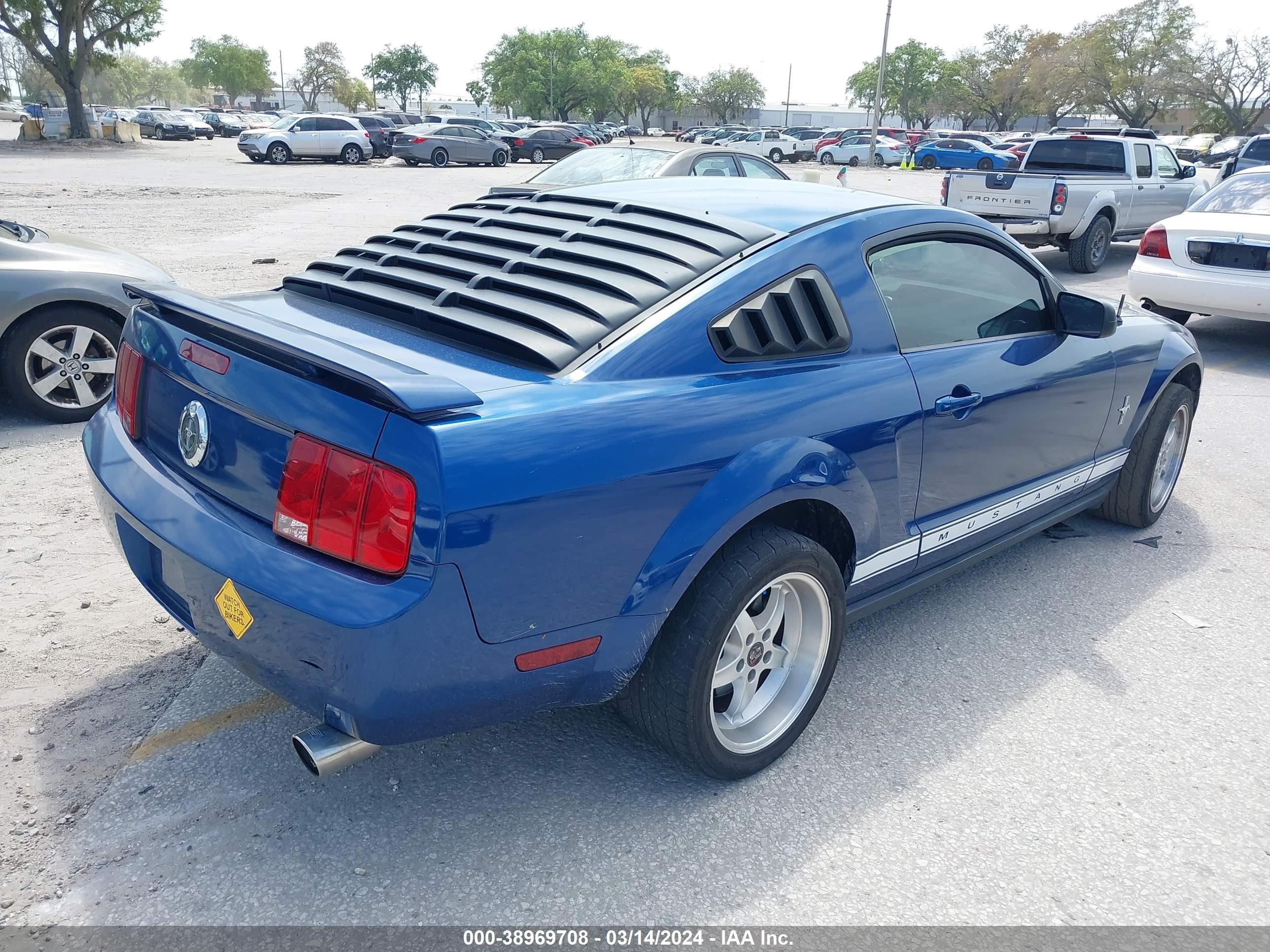 Photo 3 VIN: 1ZVFT80N365132738 - FORD MUSTANG 