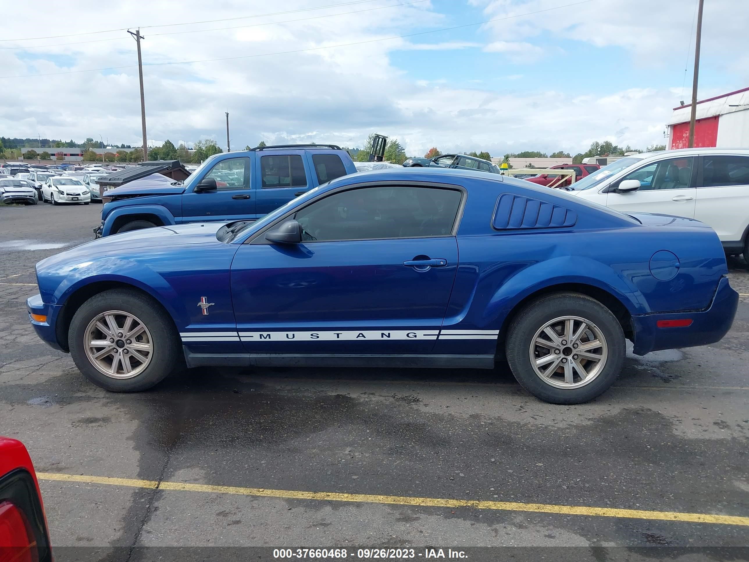 Photo 13 VIN: 1ZVFT80N375257451 - FORD MUSTANG 