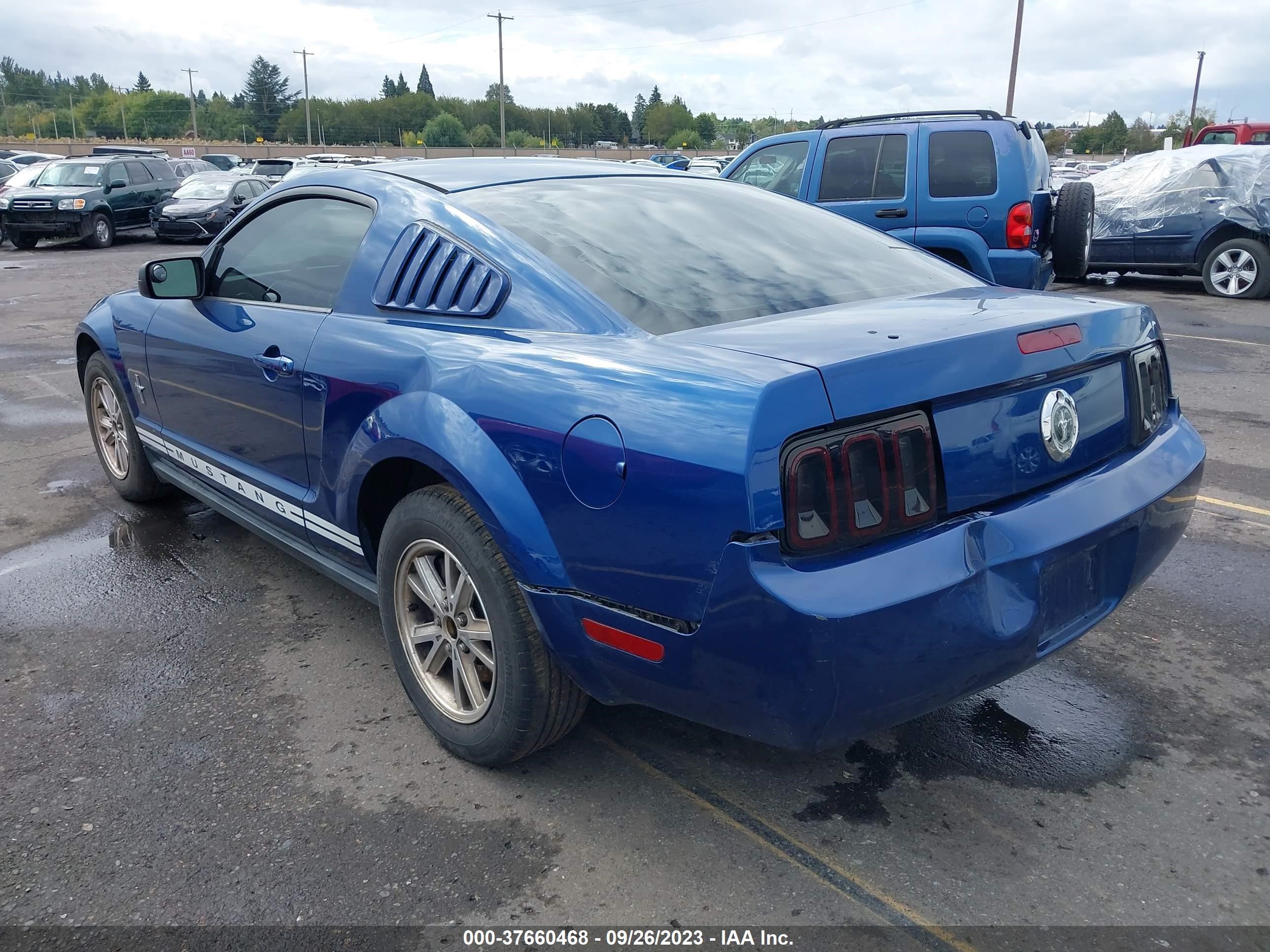 Photo 2 VIN: 1ZVFT80N375257451 - FORD MUSTANG 