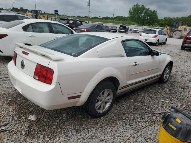 Photo 2 VIN: 1ZVFT80N555154576 - FORD MUSTANG 