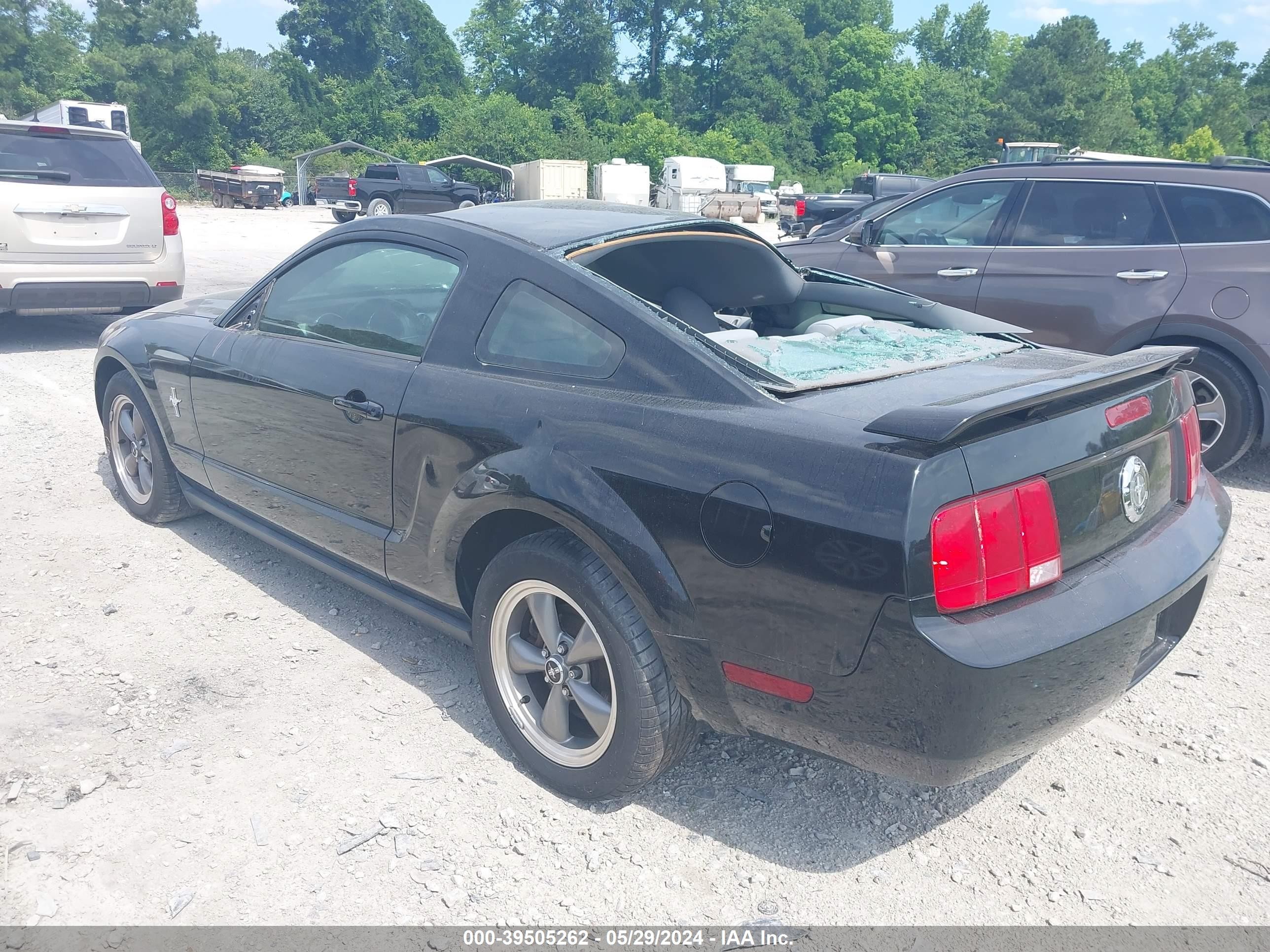 Photo 2 VIN: 1ZVFT80N565181634 - FORD MUSTANG 