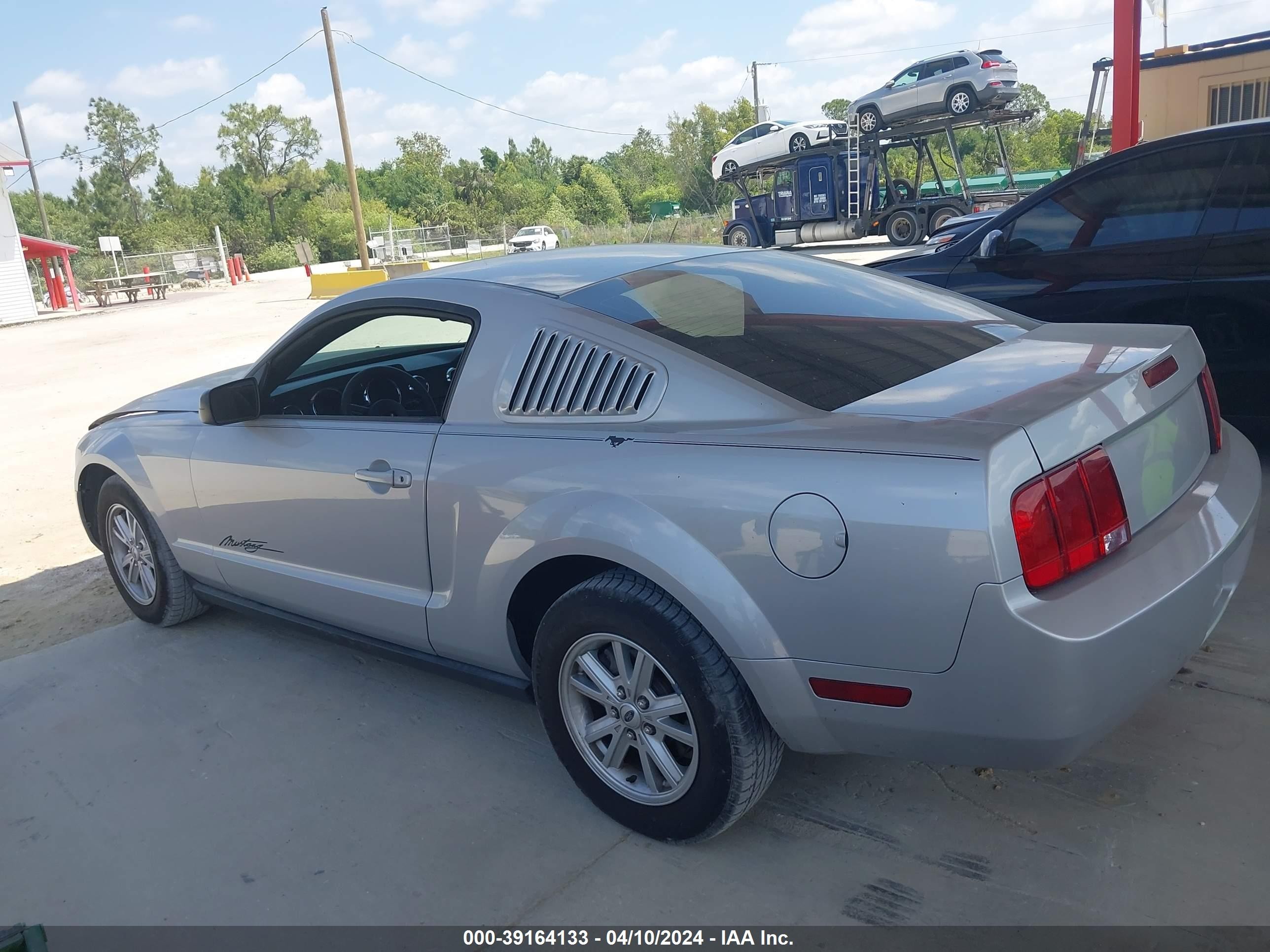 Photo 13 VIN: 1ZVFT80N655137558 - FORD MUSTANG 