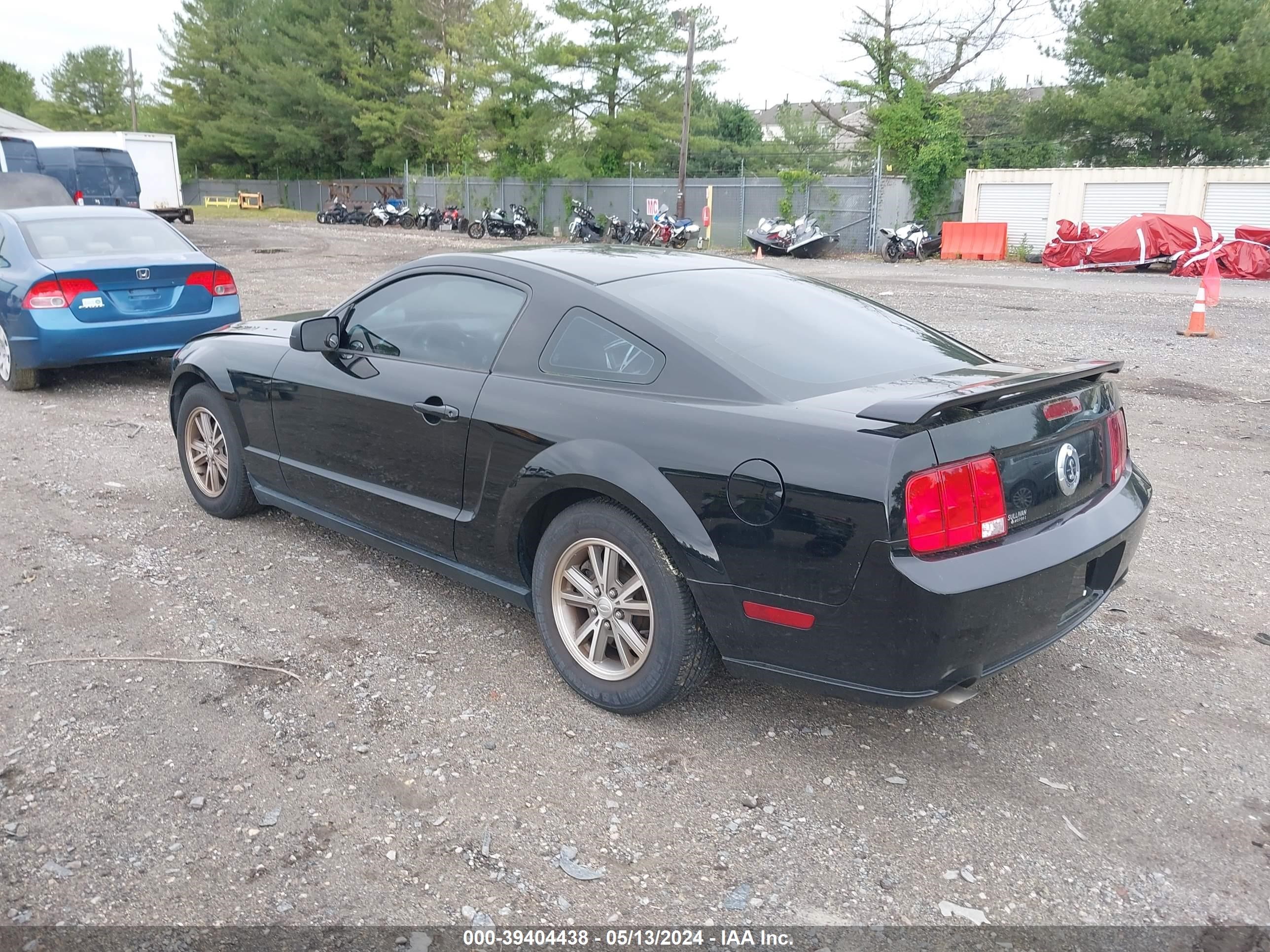 Photo 2 VIN: 1ZVFT80N655162086 - FORD MUSTANG 