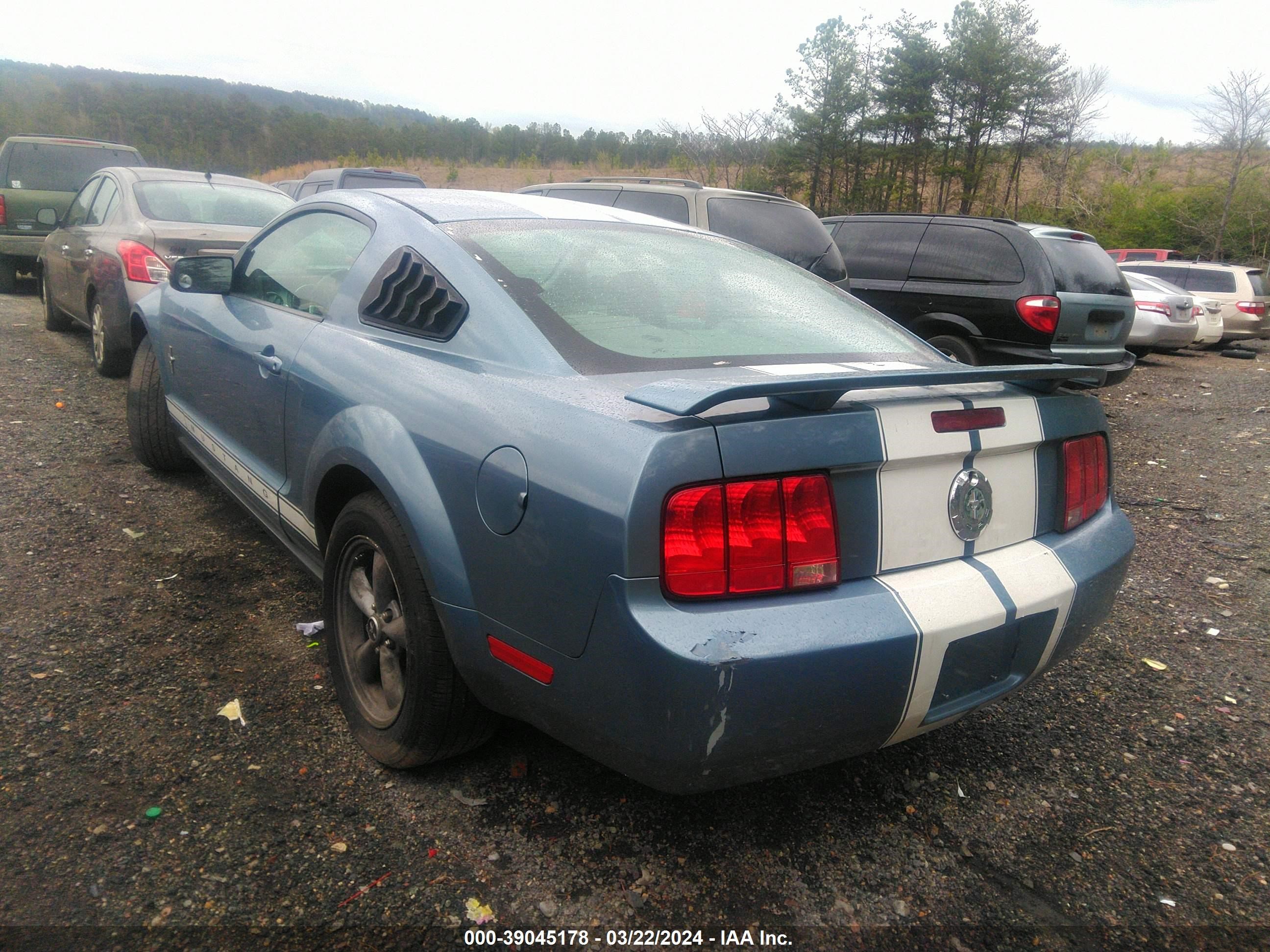 Photo 2 VIN: 1ZVFT80N665186812 - FORD MUSTANG 