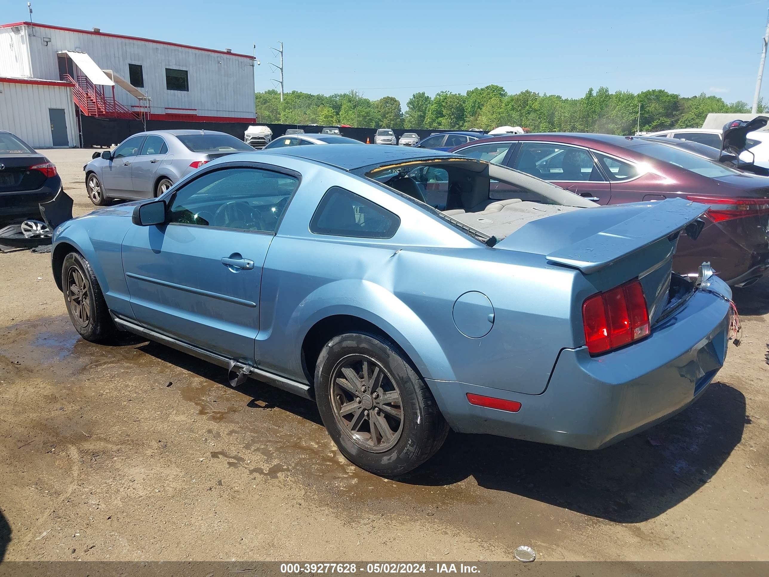 Photo 2 VIN: 1ZVFT80N675249974 - FORD MUSTANG 