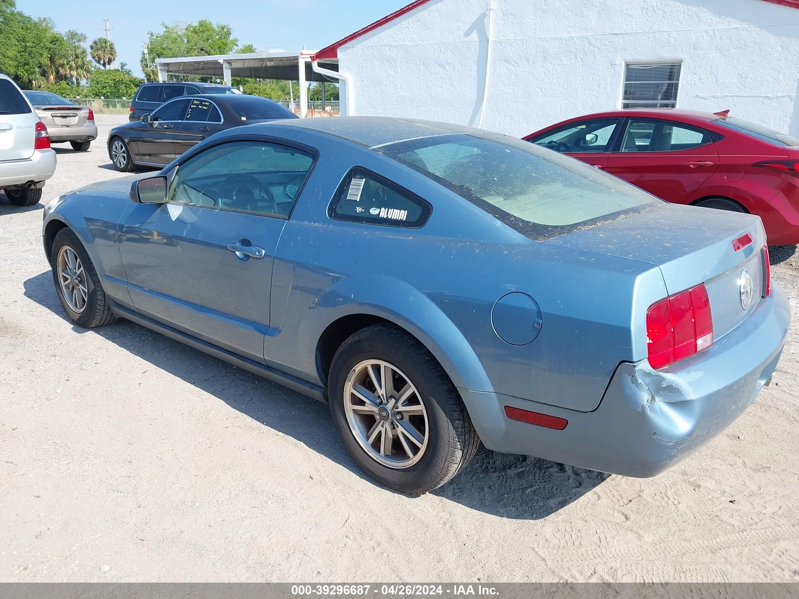 Photo 2 VIN: 1ZVFT80N855173705 - FORD MUSTANG 