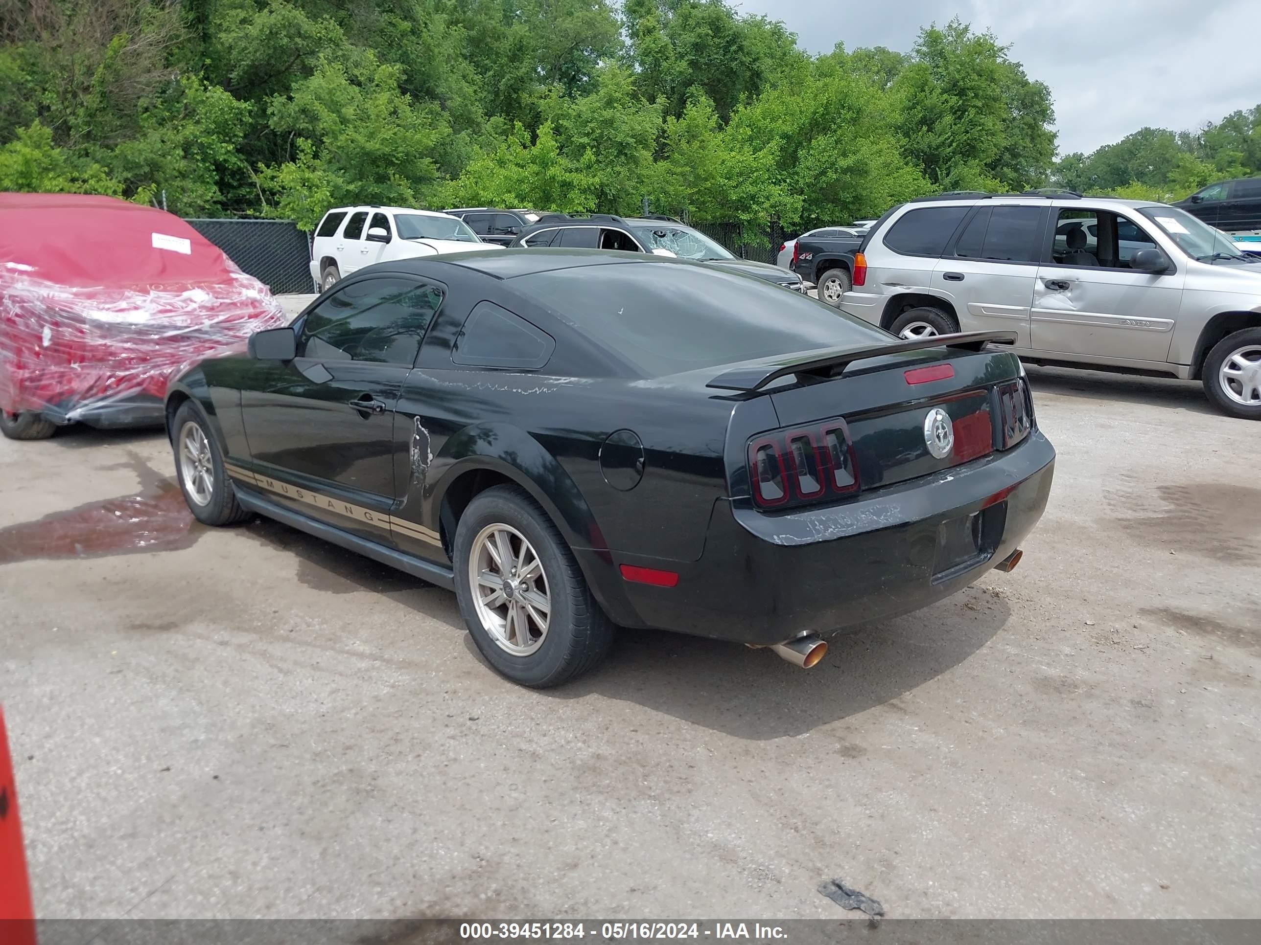 Photo 2 VIN: 1ZVFT80N855211255 - FORD MUSTANG 