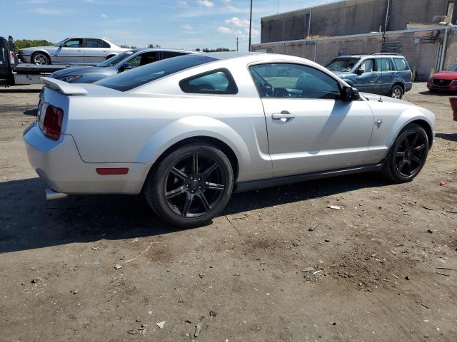 Photo 2 VIN: 1ZVFT80N855239251 - FORD MUSTANG 