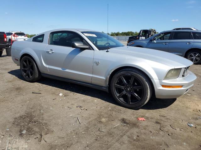 Photo 3 VIN: 1ZVFT80N855239251 - FORD MUSTANG 