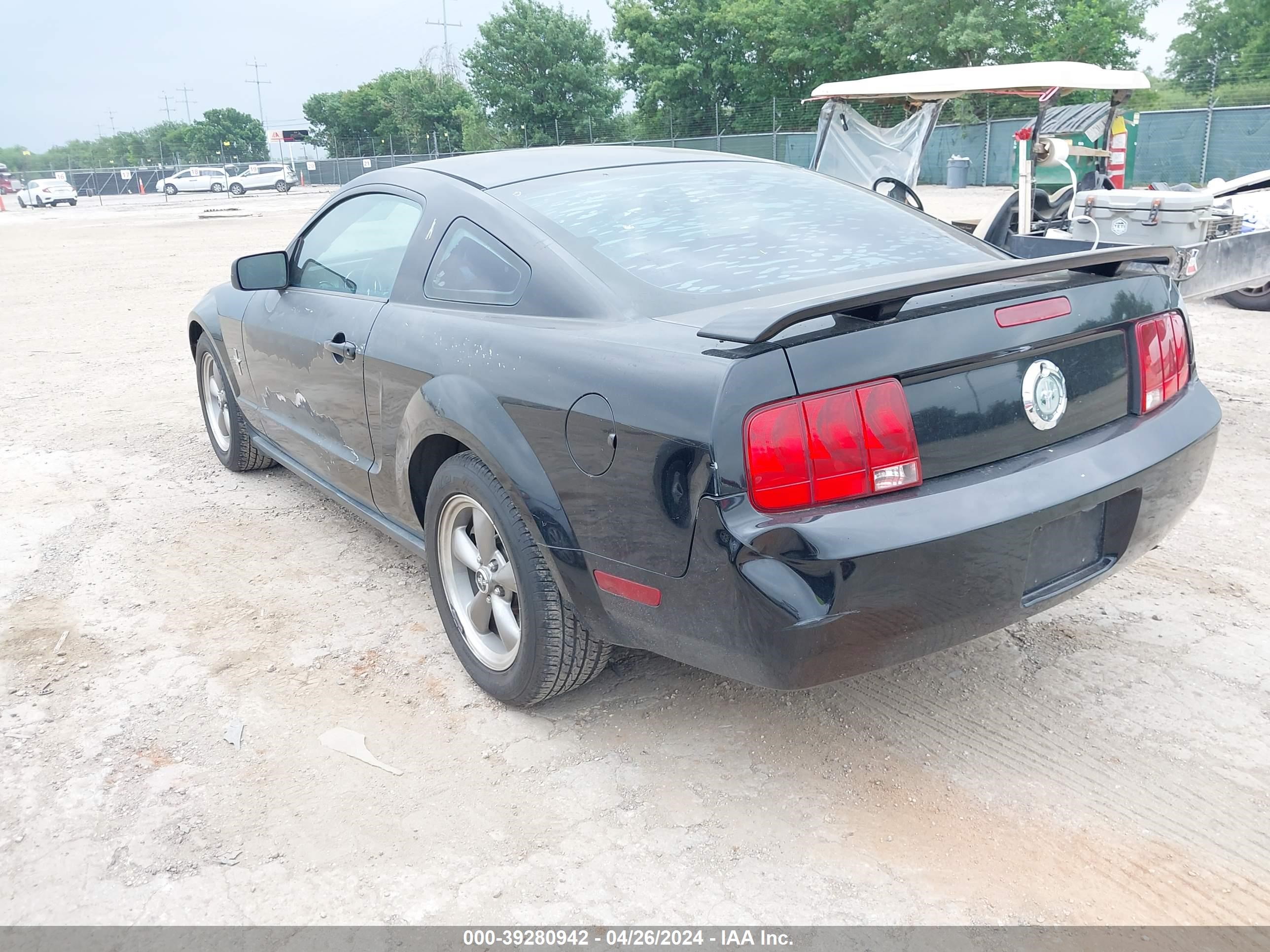 Photo 2 VIN: 1ZVFT80N865159045 - FORD MUSTANG 