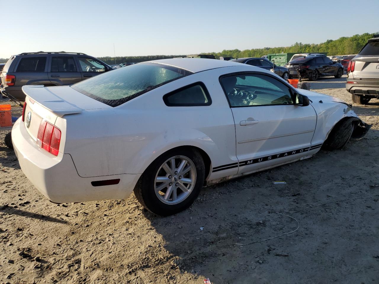 Photo 2 VIN: 1ZVFT80N875318163 - FORD MUSTANG 