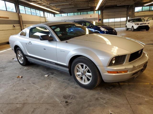 Photo 3 VIN: 1ZVFT80N875370439 - FORD MUSTANG 